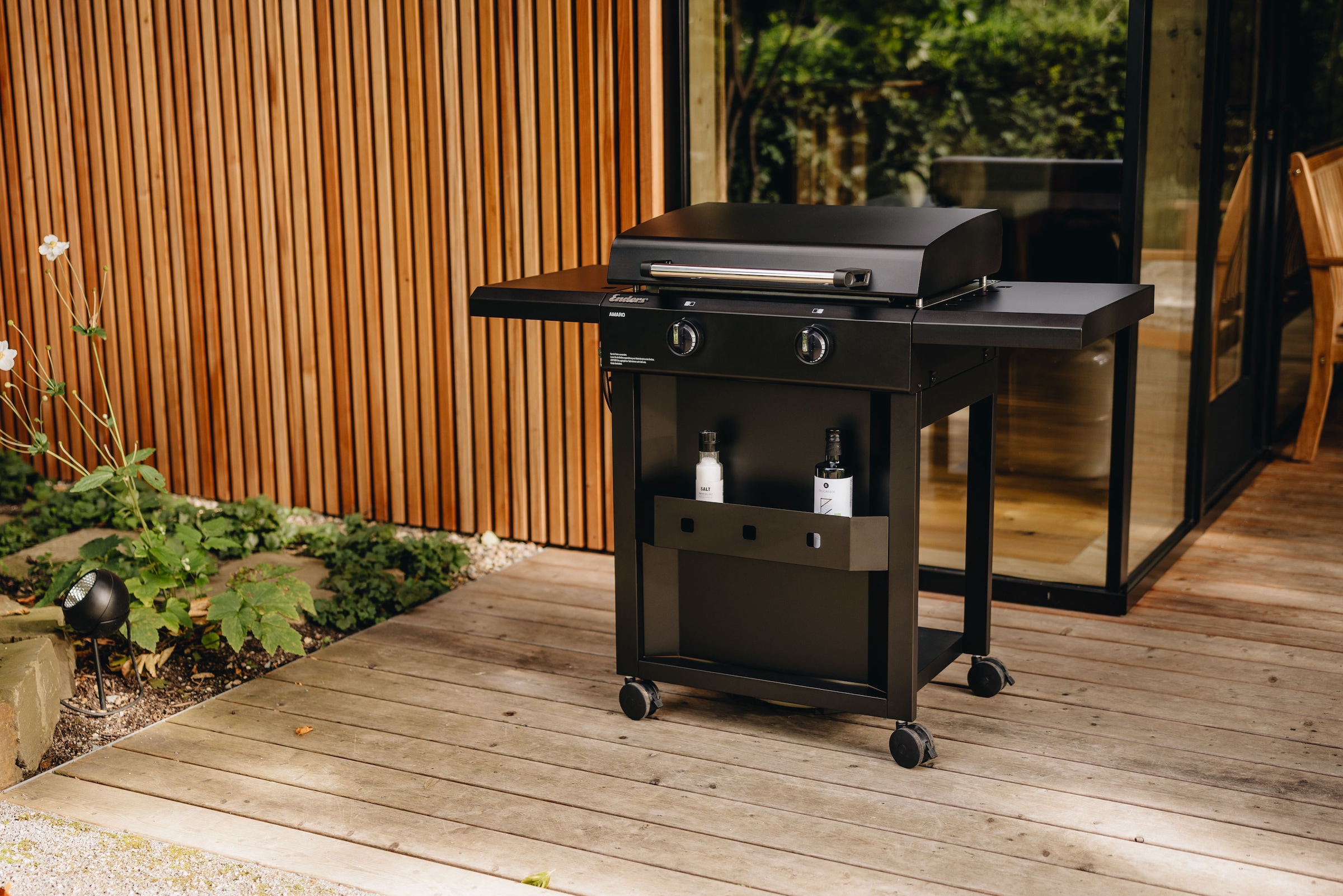 Enders® Gasgrill »Amaro 2« Planchagrill, mit Ablage, Klappbarer Seitentisch, Grillrost Edelstahl