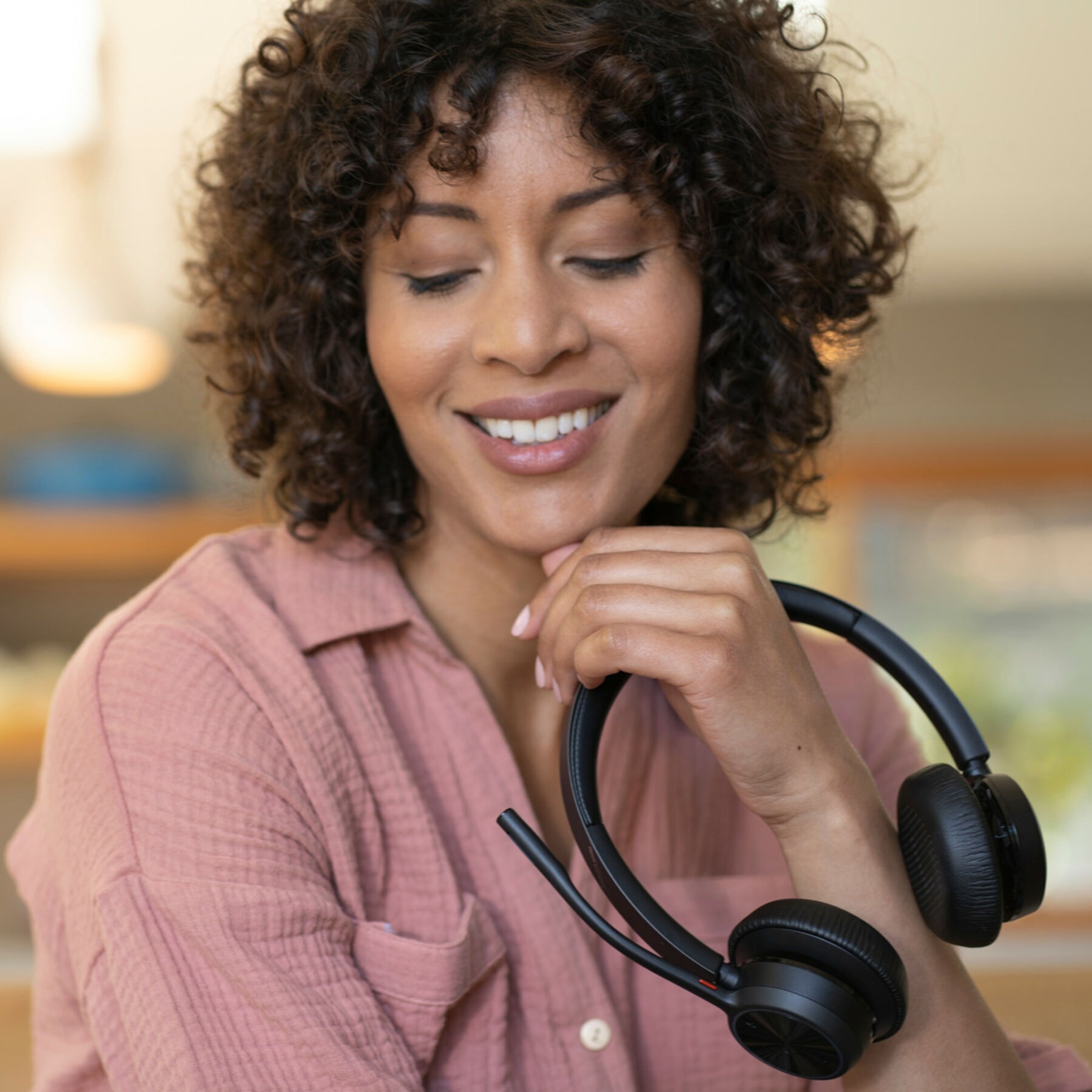 HP Kopfhörer »Poly Voyager 4320 UC Stereo USB-A Headset +BT700 USB-A Adapter +Ladest«, Bluetooth, Freisprechfunktion-Rauschunterdrückung-Sprachsteuerung