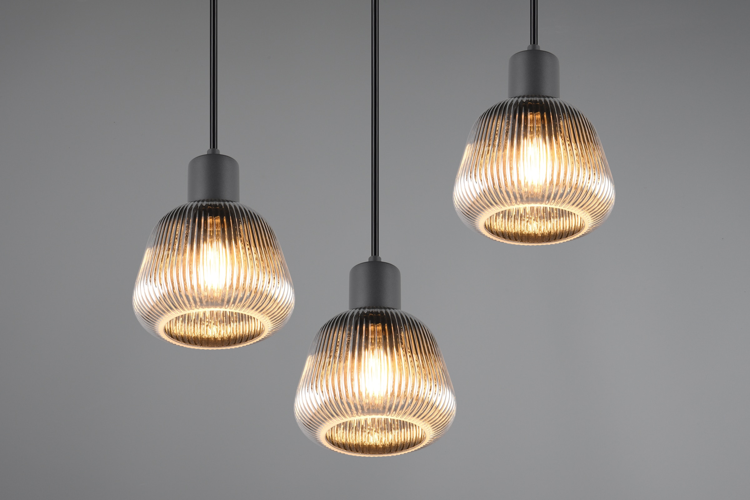 TRIO Leuchten Pendelleuchte »TARIFA, 3-flammige Hängeleuchte exkl 3xE27 max 25W, Glas Hängelampe«, 3 flammig, Leuchtmittel E27 | Leuchtmittel wechselbar, höhenverstellbar max 150cm Glas in Riffeloptik und leicht verspiegelt