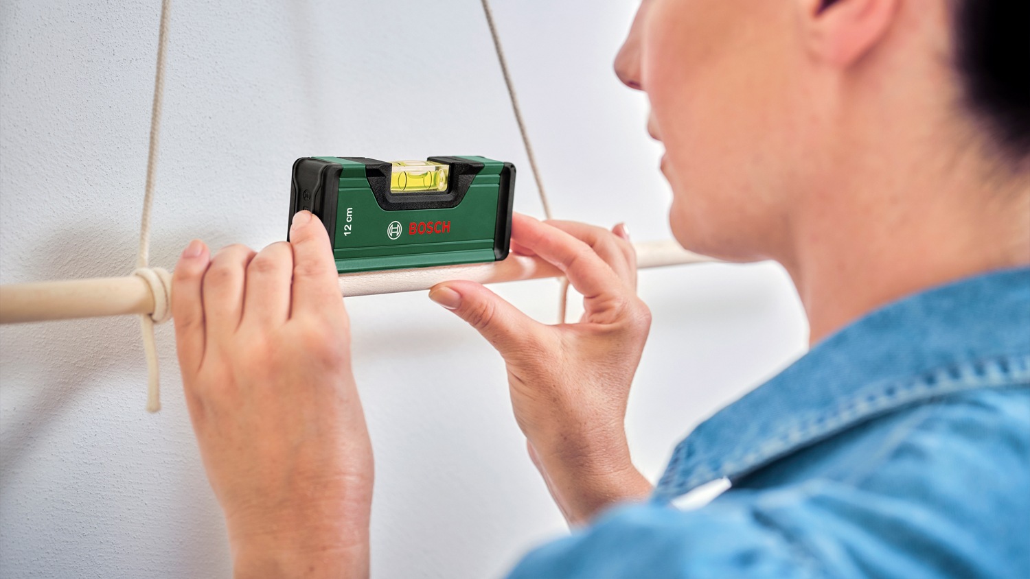 Bosch Home & Garden Akku-Schrauber »IXO 7 Level Set«, mit Bit-Set, Wasserwage und Ladekabel