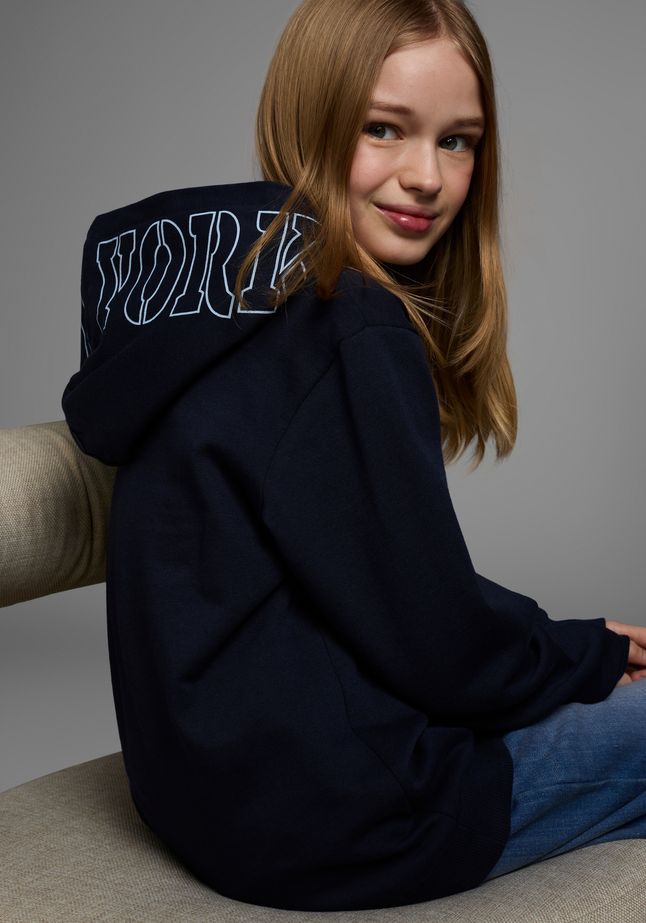 KIDSWORLD Kapuzensweatshirt », Hoodie mit Print auf der Kapuze« Langarm,  weite Passform,  stylischer Druck,  Basic-Stil