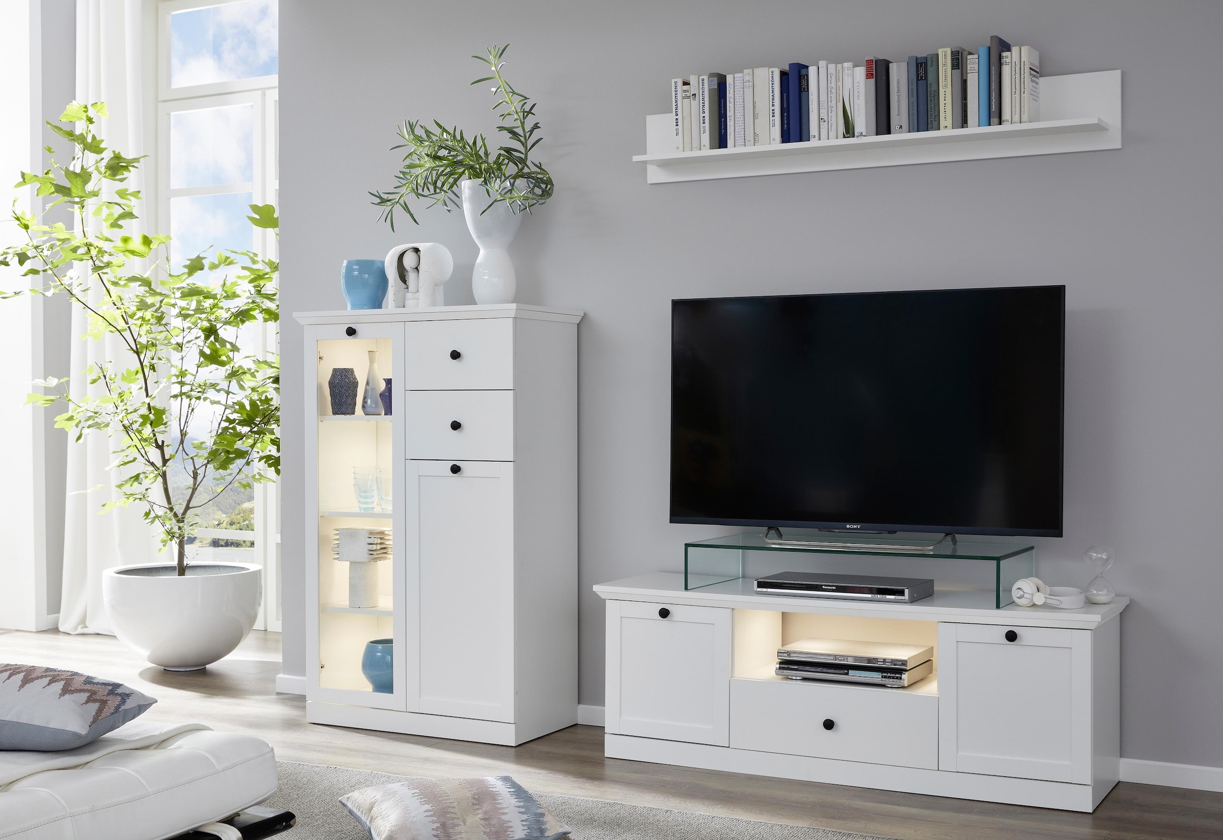 Home affaire Lowboard »Örebro«, Kommode, zeitloser Landhausstil, mit Vollauszug, Beleuchtung optional