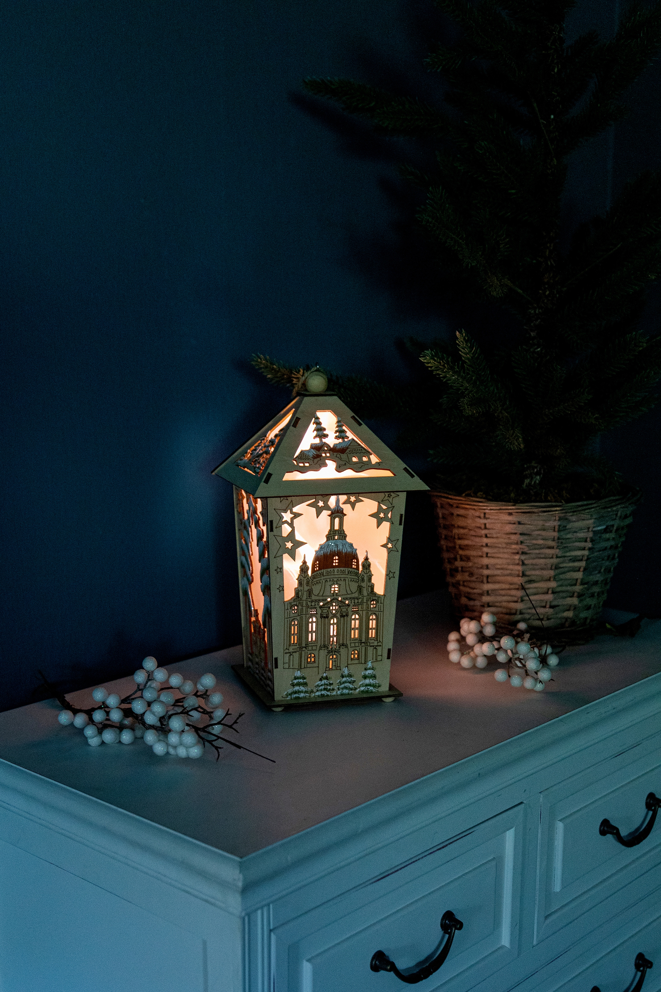 Myflair Möbel & Accessoires Dekoobjekt »LED Laterne«, zum Hängen oder Stellen, Höhe ca. 31 cm, Weihnachtsdeko