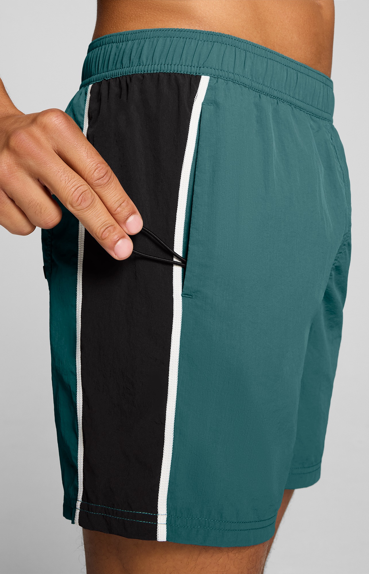 PUMA Badeshorts mit seitlichen Taschen