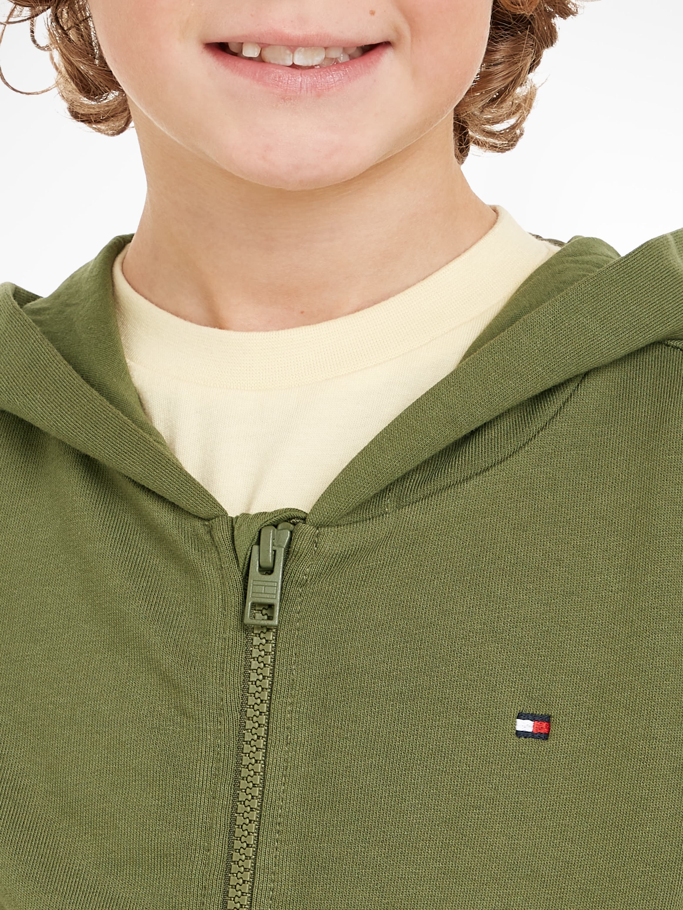 Tommy Hilfiger Sweatjacke »U ESSENTIAL ZIPTHROUGH HOODIE«, Kinder bis 16 Jahre mit Logoschriftzug