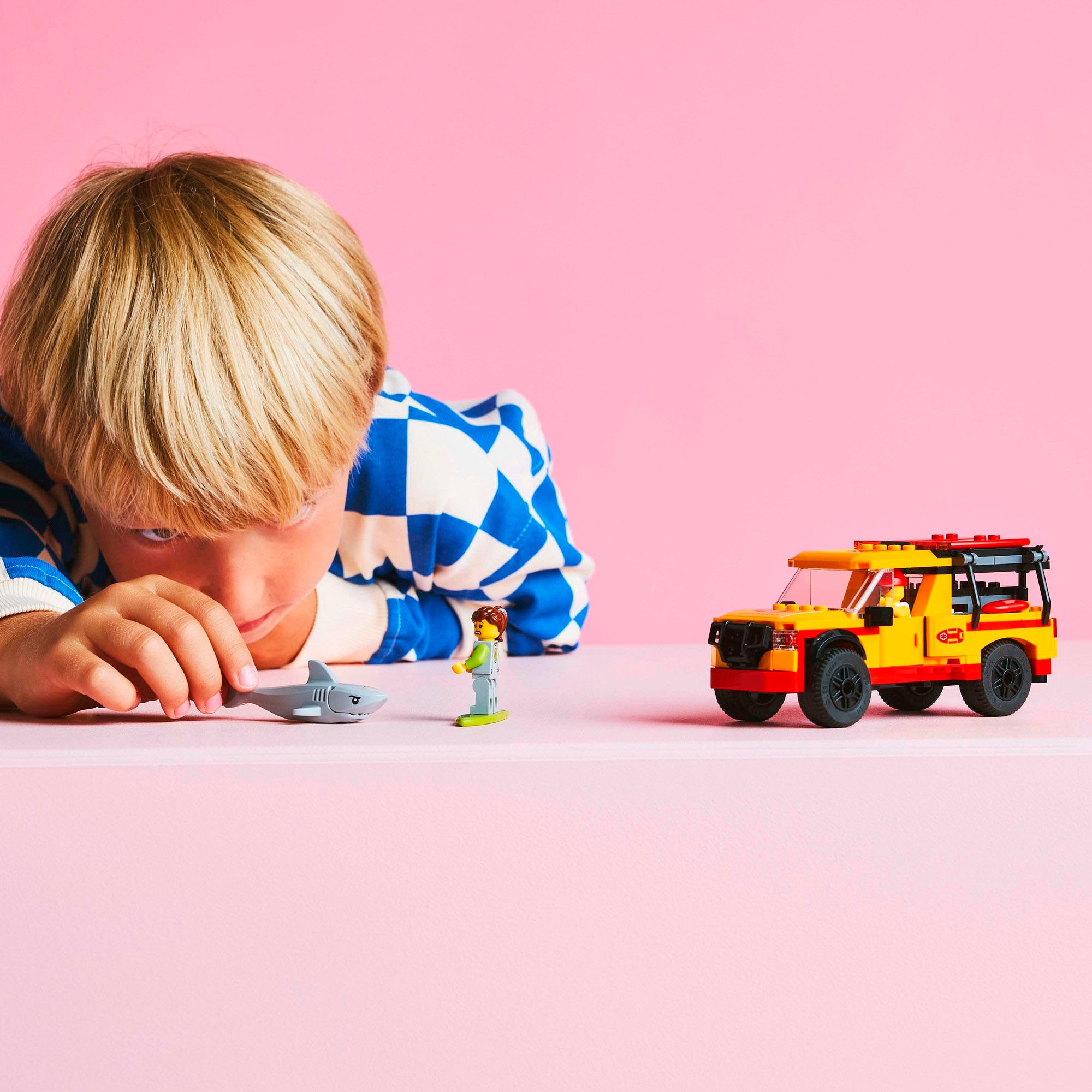 LEGO® Konstruktionsspielsteine »Einsatzfahrzeug der Rettungsschwimmer (60453), LEGO City«, (214 St.), Made in Europe