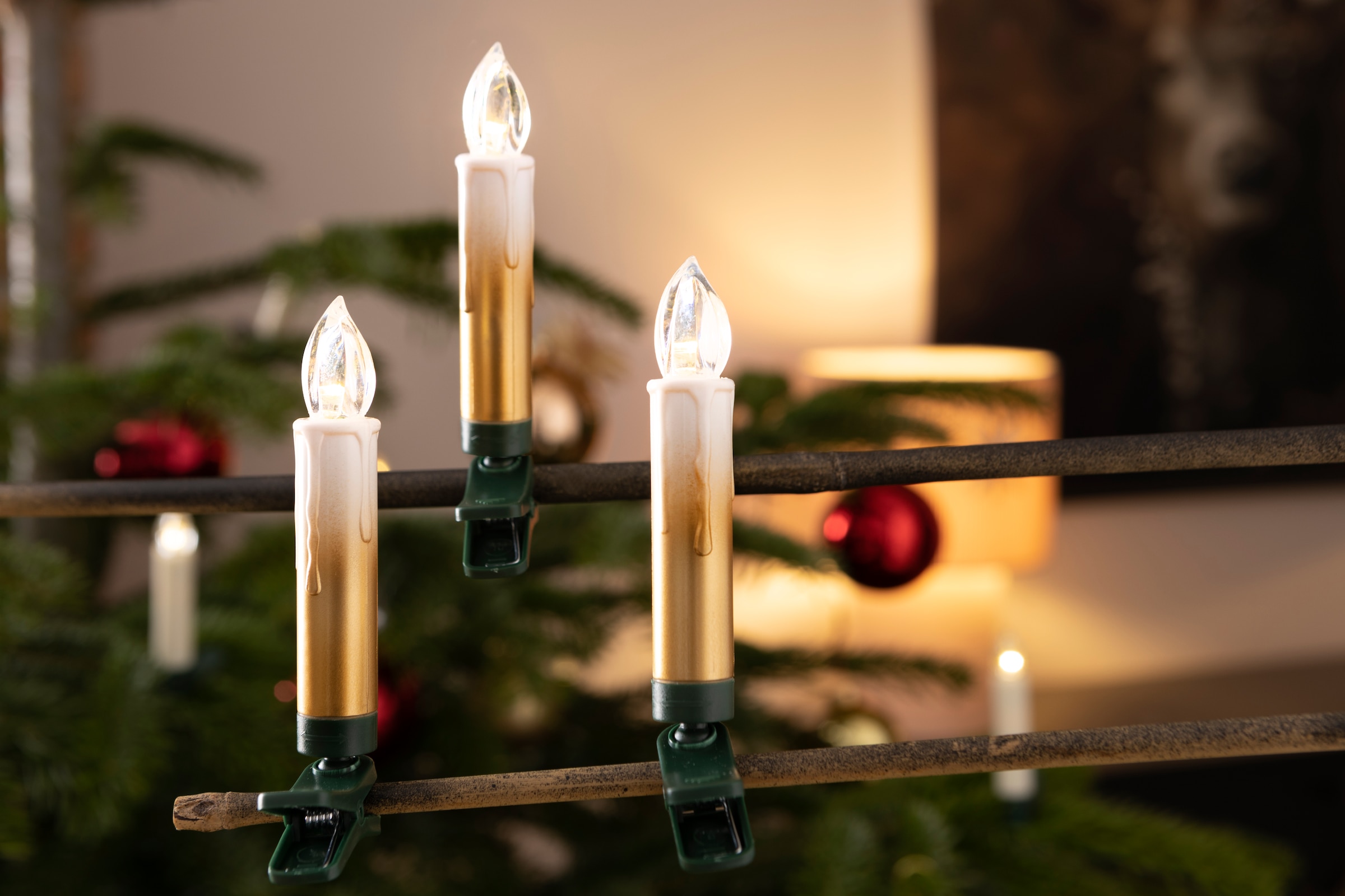 Leonique LED-Christbaumkerzen »Ahmady, 25 kabellos Kerzen mit Farbverlauf, Höhe ca. 10,2 cm«, 25 St.-flammig, Weihnachtsdeko, Christbaumschmuck