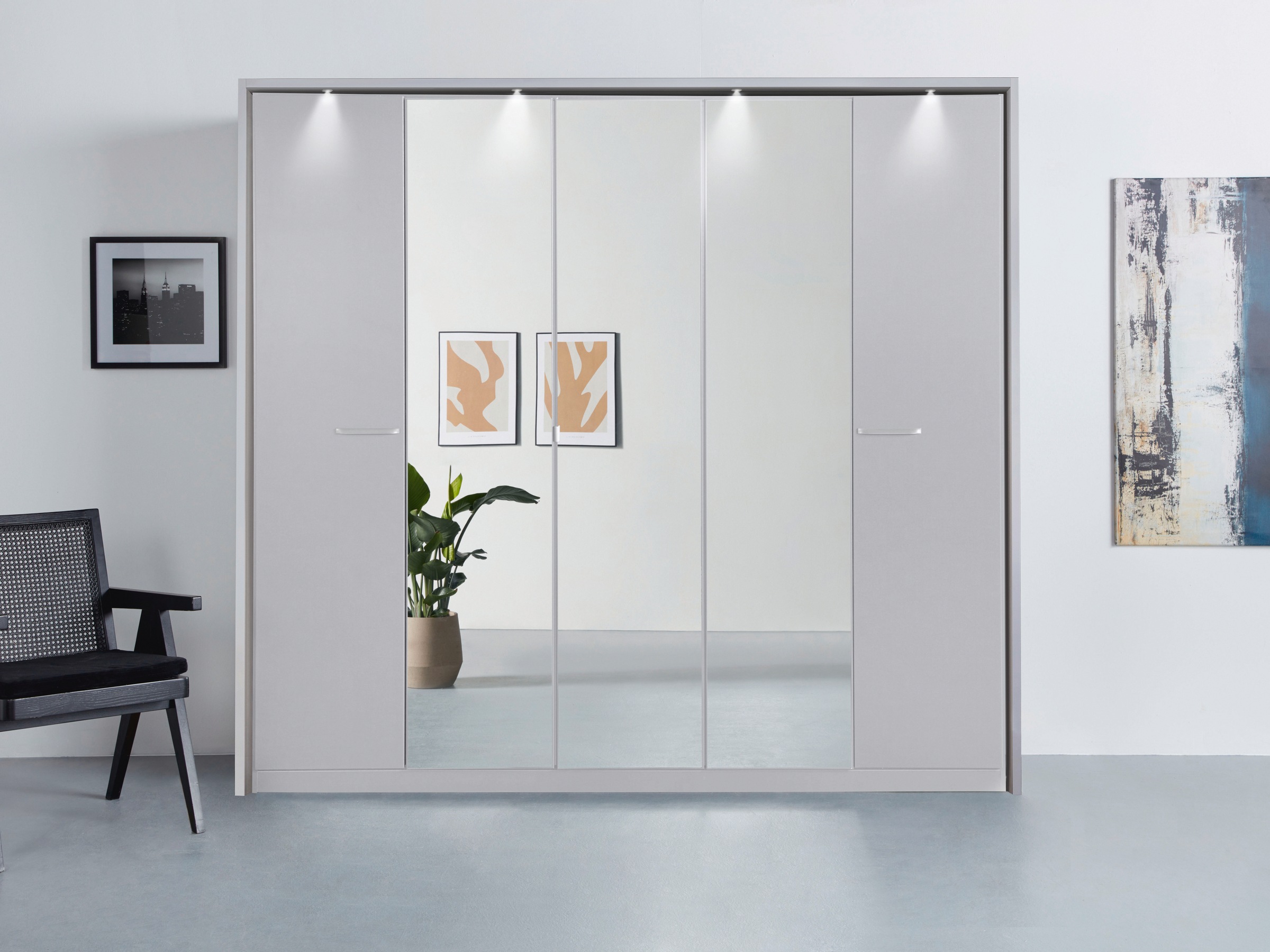 rauch Drehtürenschrank »Oteli«, mit Mittelspiegel und Passepartout optional mit Beleuchtung
