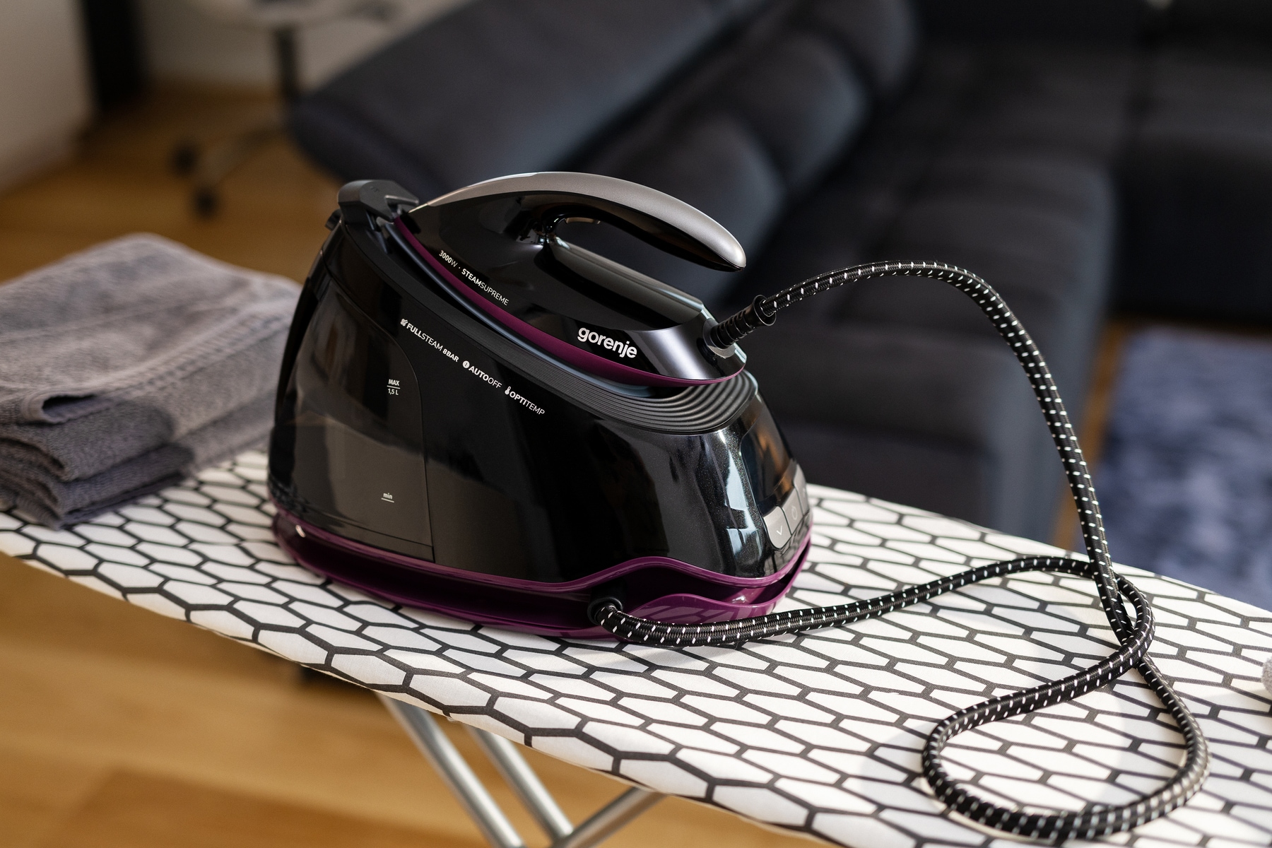 Hisense Dampfbügelstation »SGD3000BKV STEAM SUPREME«