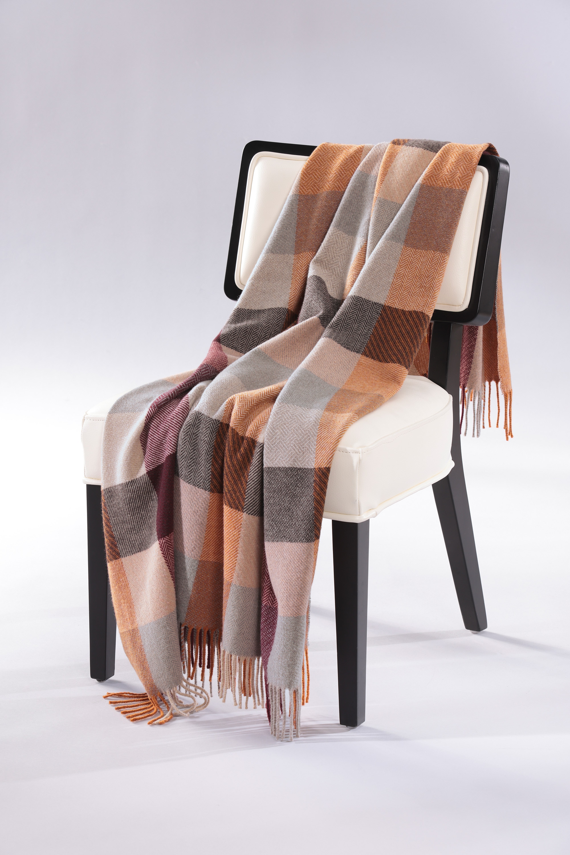 Biederlack Plaid »Plaid Shades mit hochwertigen Fransen«, filigrane Strukturoptik