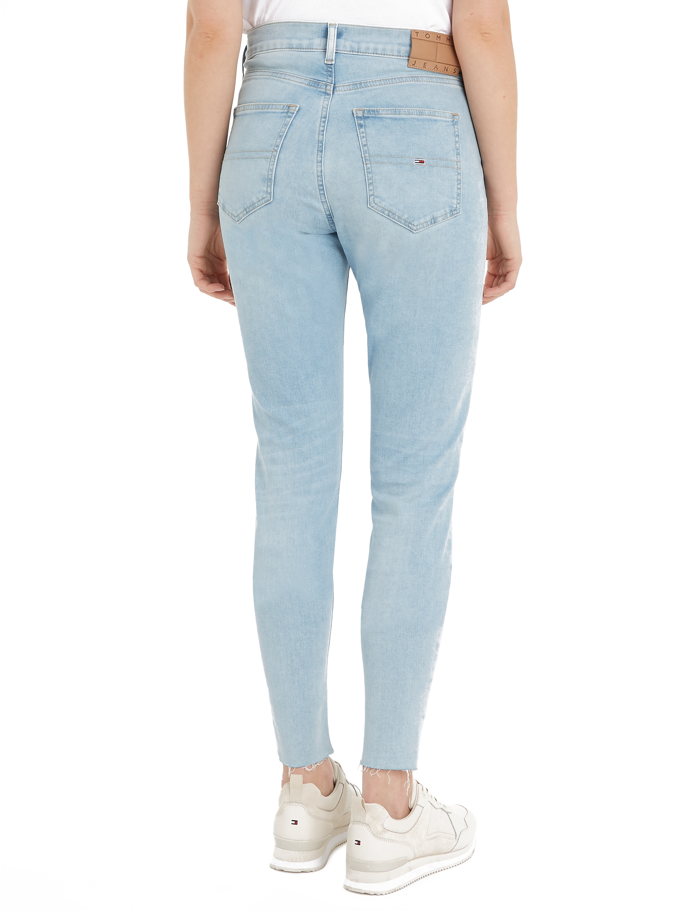 Tommy Jeans Jeans online Bequeme mit bei Ledermarkenlabel »Sylvia«