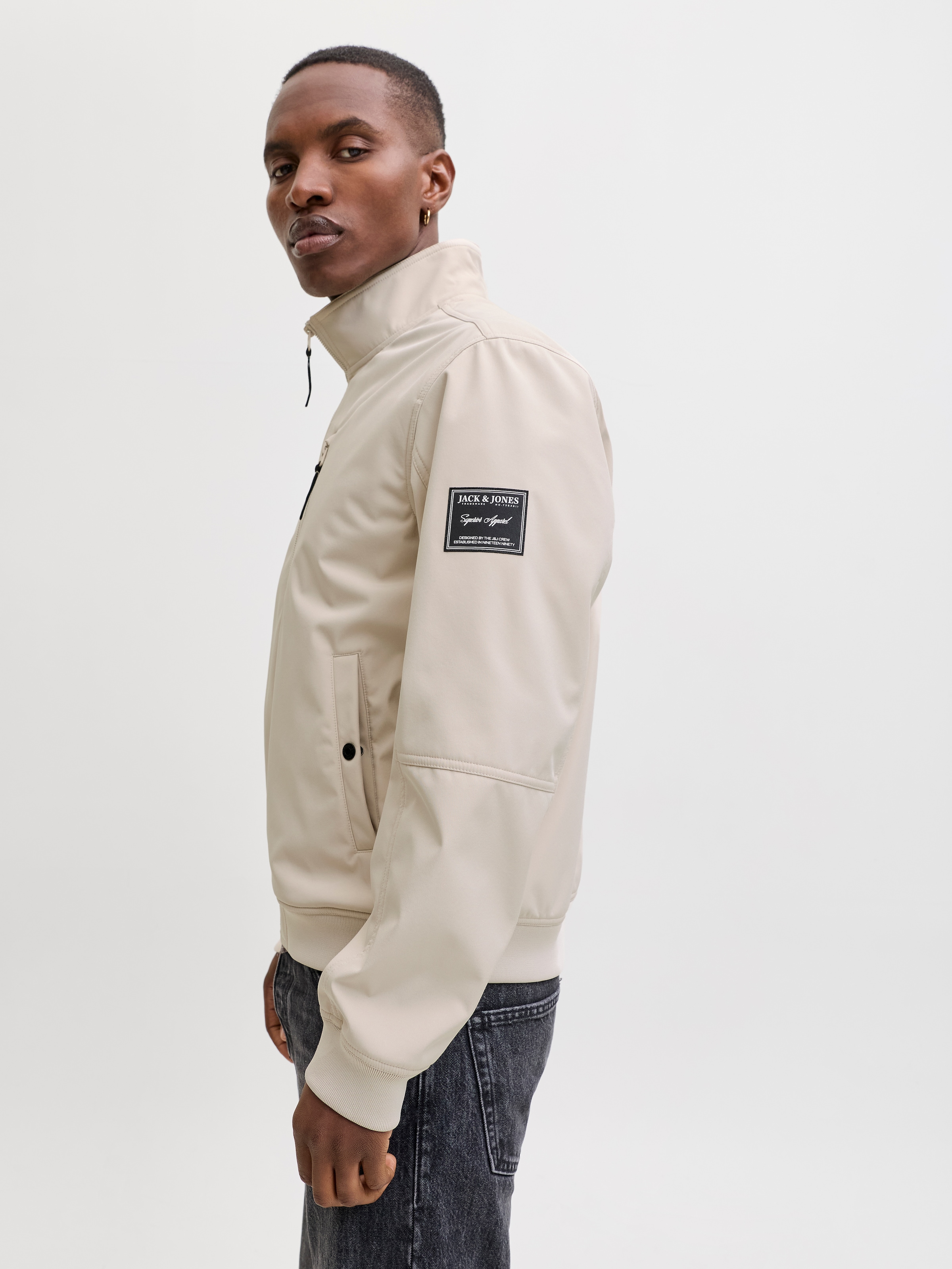 Jack & Jones Softshelljacke »JJEPARKER SOFTSHELL BOMBER SN« mit Brust-Reißverschluss