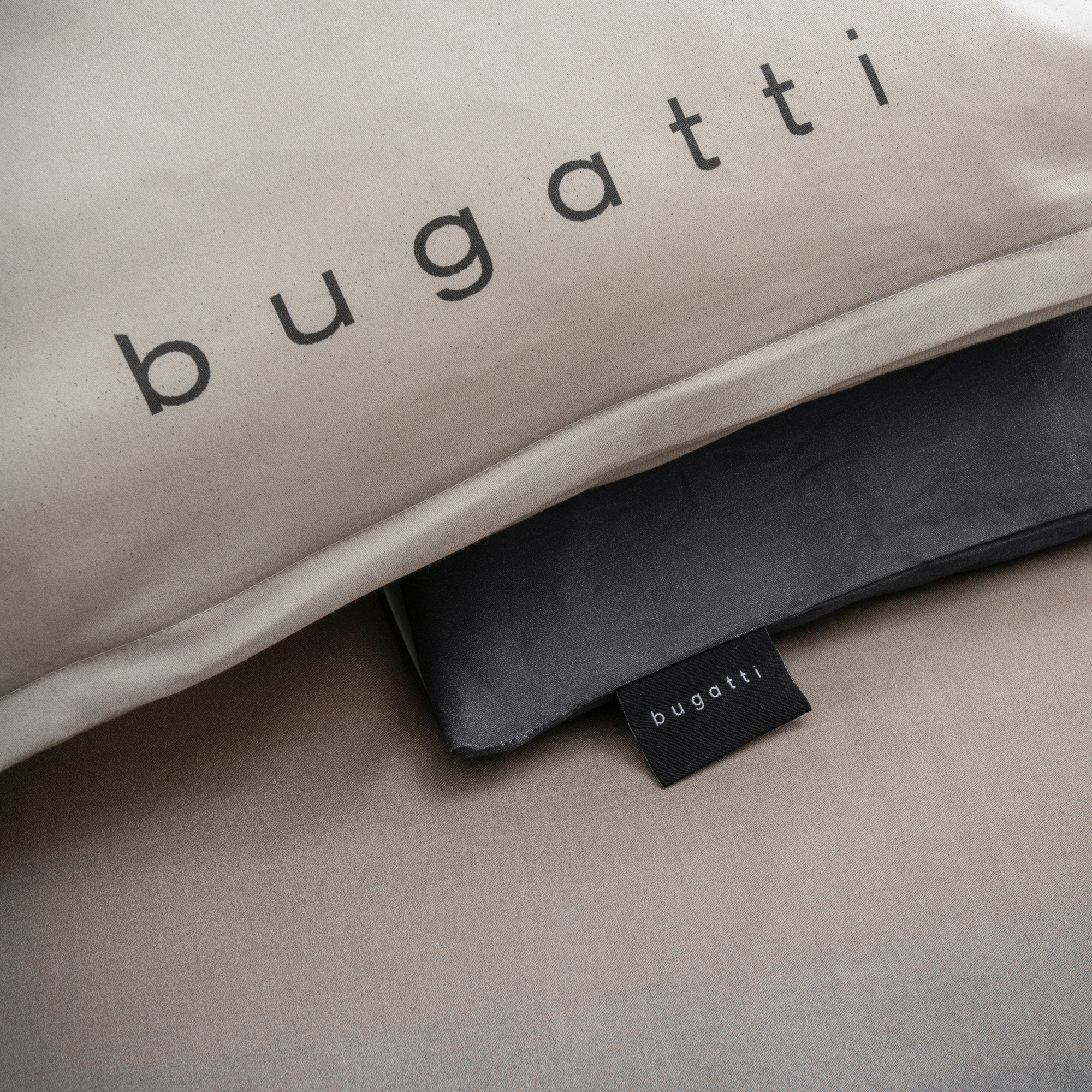 bugatti Bettwäsche »Satinbettwäsche bugatti«, mit harmonischem Farbverlauf