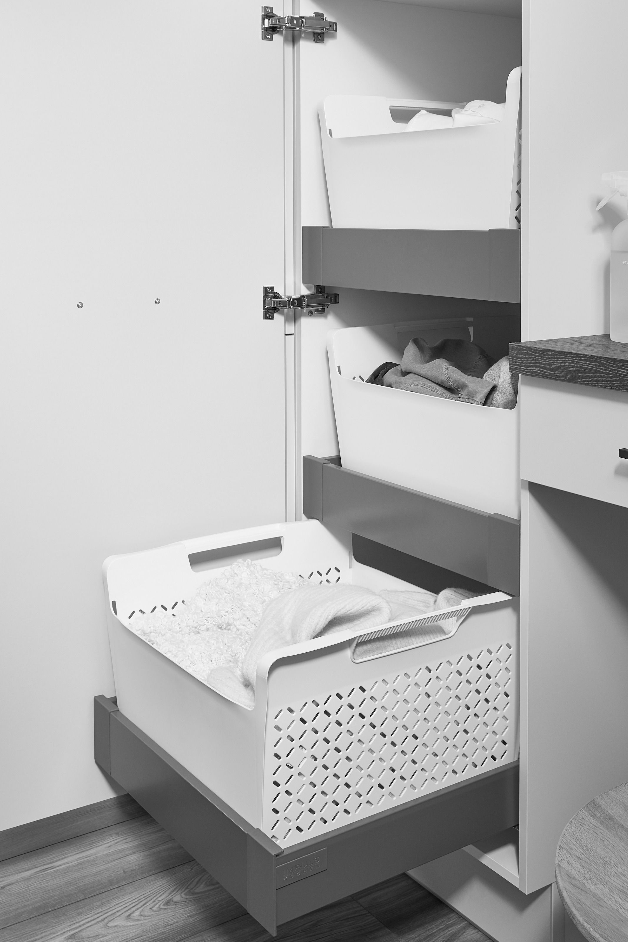 IMPULS KÜCHEN Schuhschrank »"Valencia", Breite/Höhe: 60/205,1 cm, mit Schuhablagen«, vormontiert, mit Drehtüren, mit verstellbarem Fachboden
