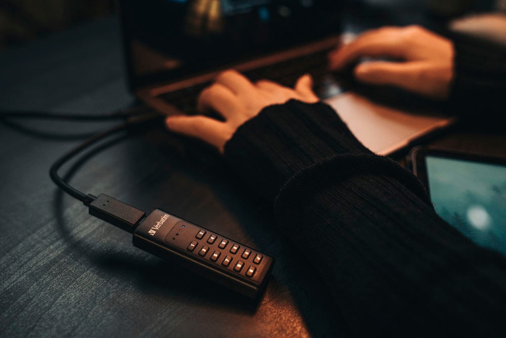 Verbatim USB-Stick »Keypad Secure 32GB«, (USB 3.2 Lesegeschwindigkeit 160 MB/s)