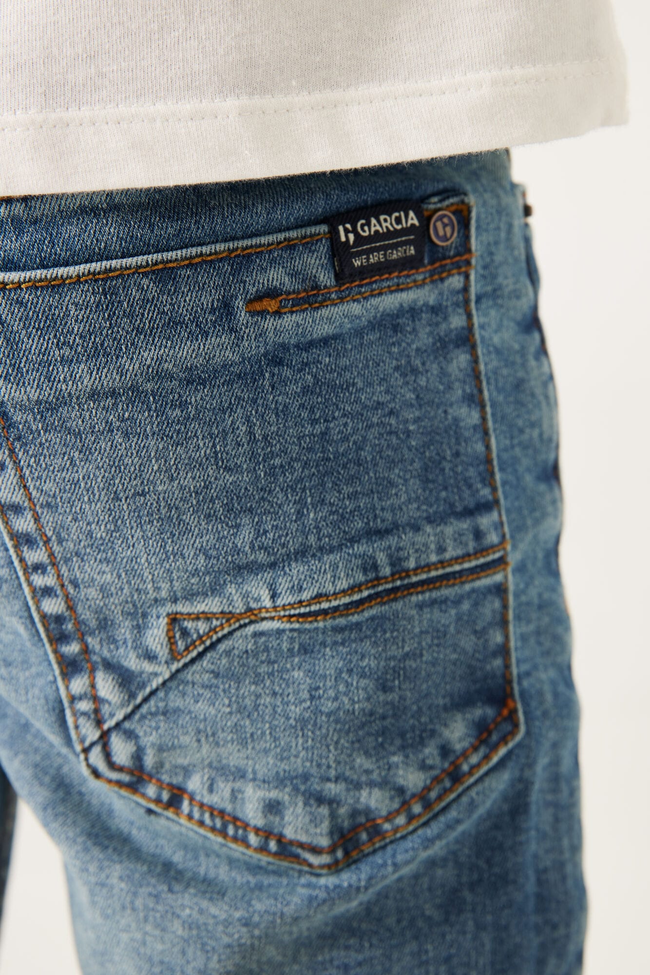 Garcia Jeansshorts »Tavio«, mit Used-Effekten