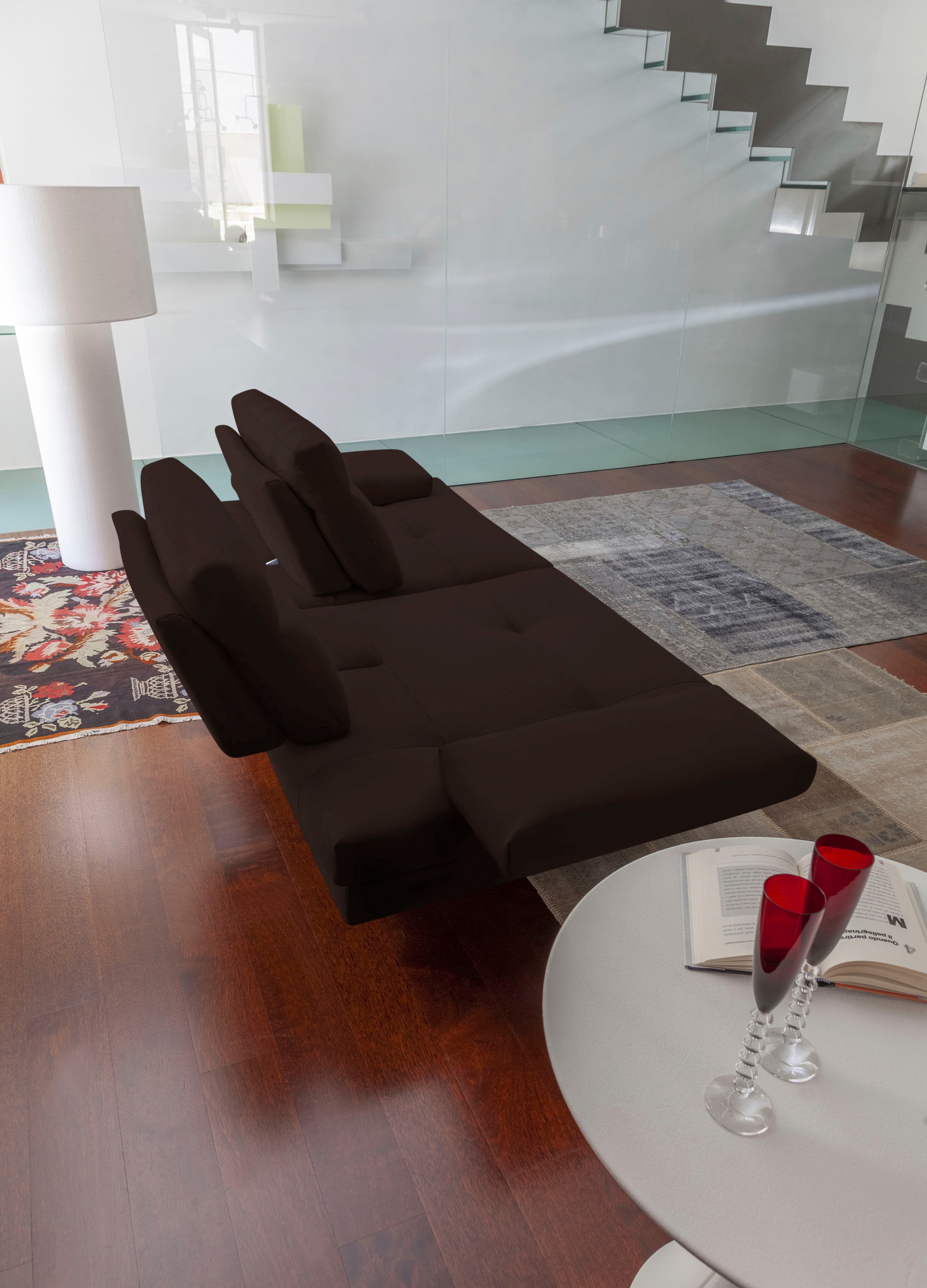 CALIA ITALIA 3-Sitzer »Toby Wing, Designsofa, hochwertige Verarbeitungsdetails, bequem«, inkl. Sitztiefenverstellung und Armteilfunktion, Füße in Schwarz matt