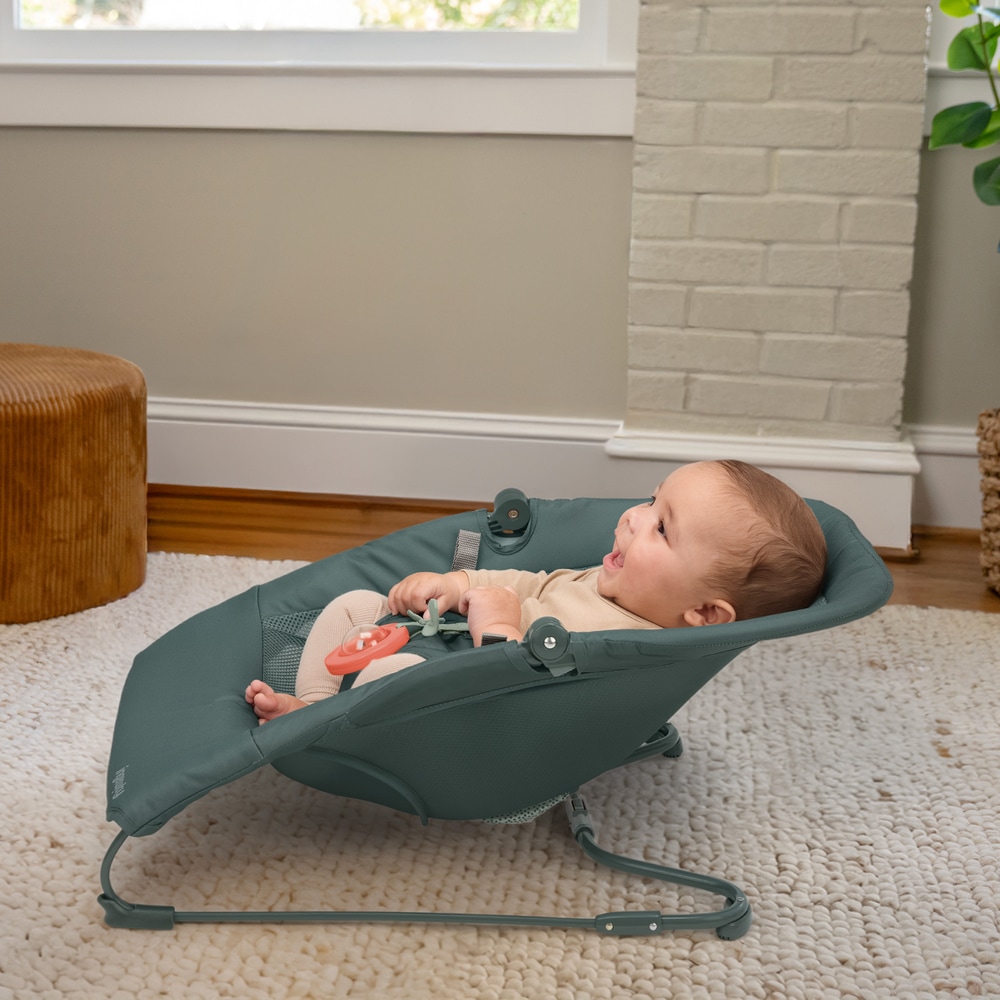 ingenuity Babywippe »Stow & Go™ Compact Folding Bouncer« bis 9 kg mit Vibration