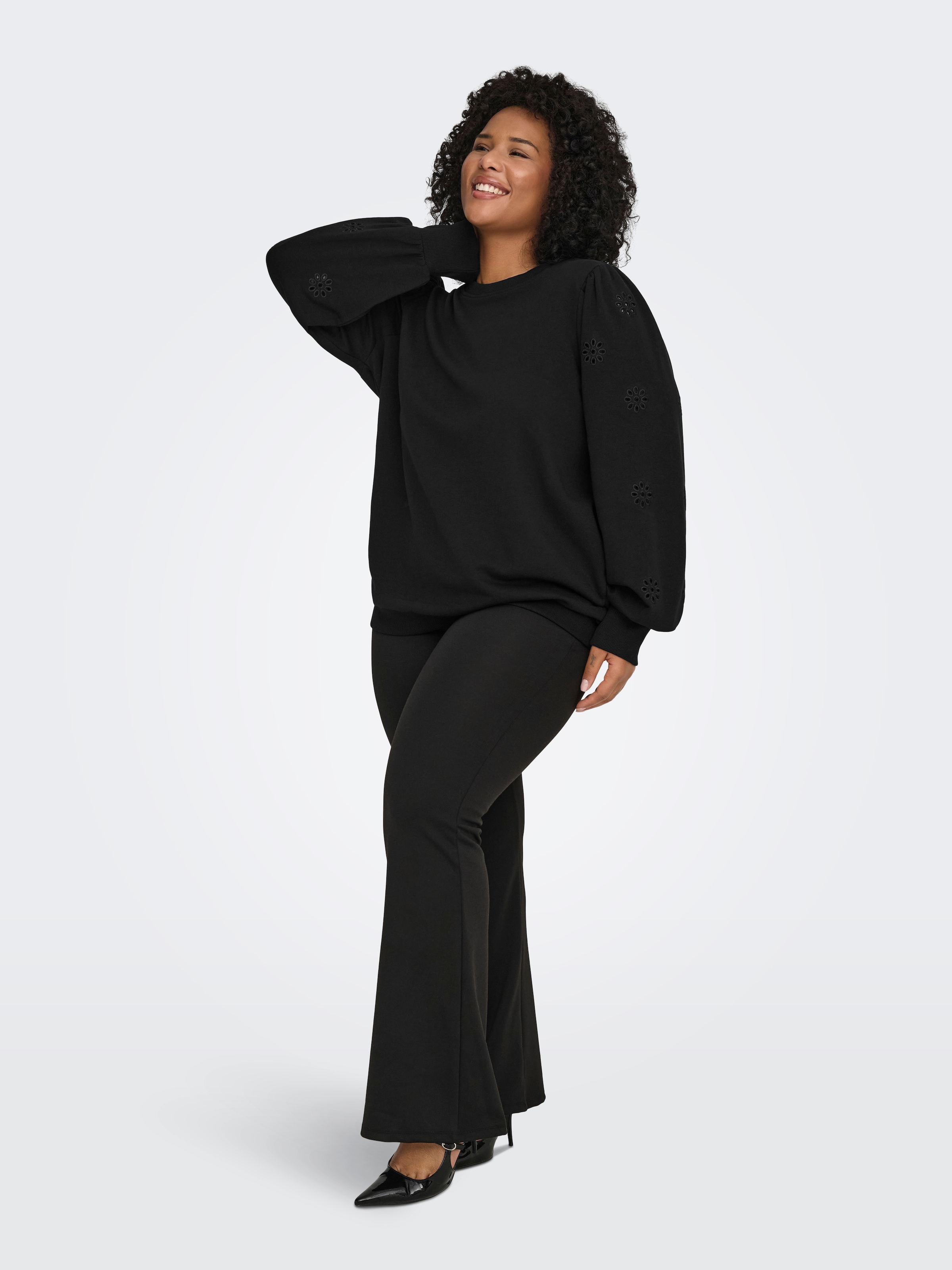 ONLY CARMAKOMA Sweatshirt »CARFEMME L/S PUFF EMBROIDERY UB SWT NOOS«, Baumwollmischung, regular fit
