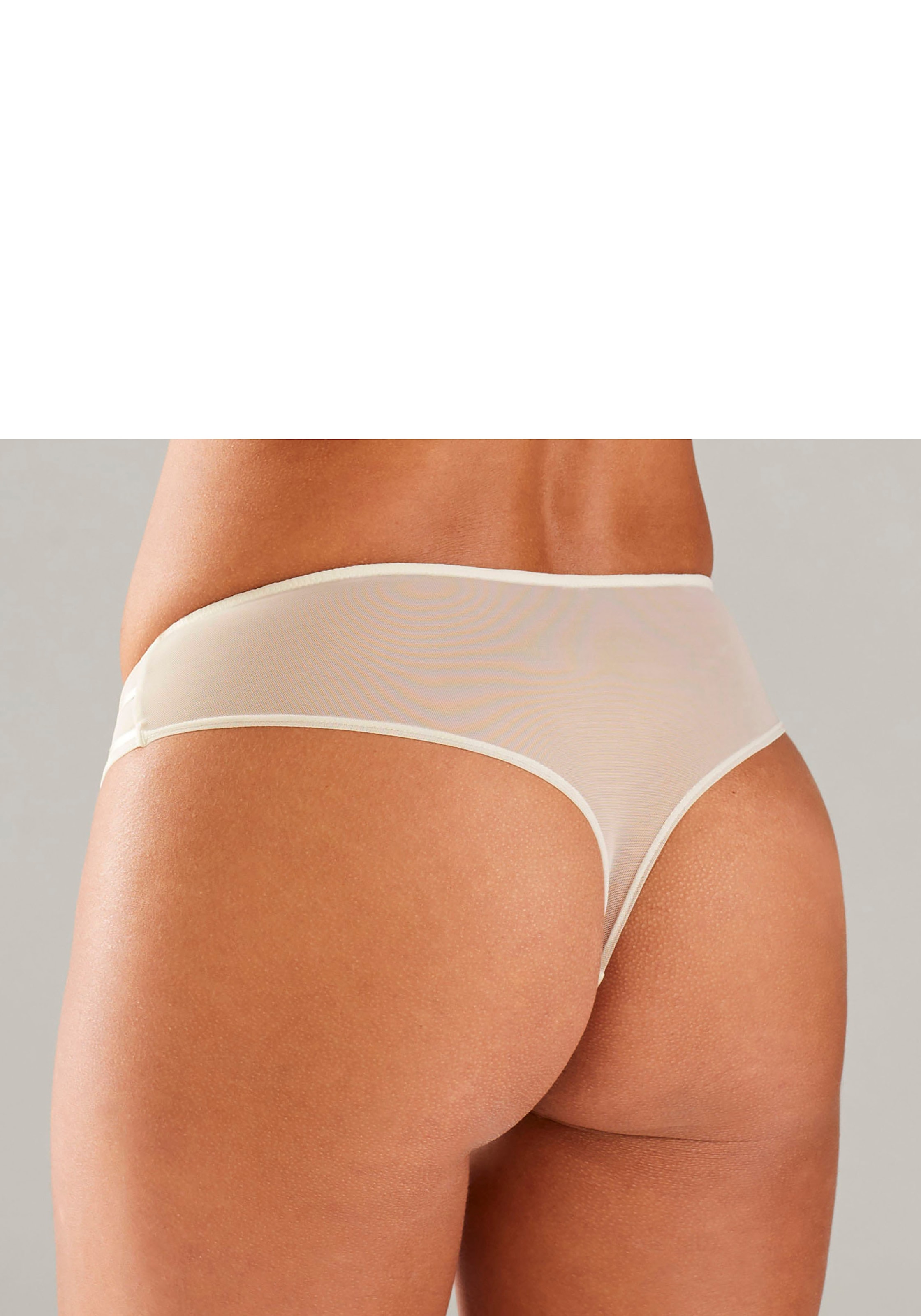 Vivance Stringpanty »Francesca« mit feinem Herzaccessoire