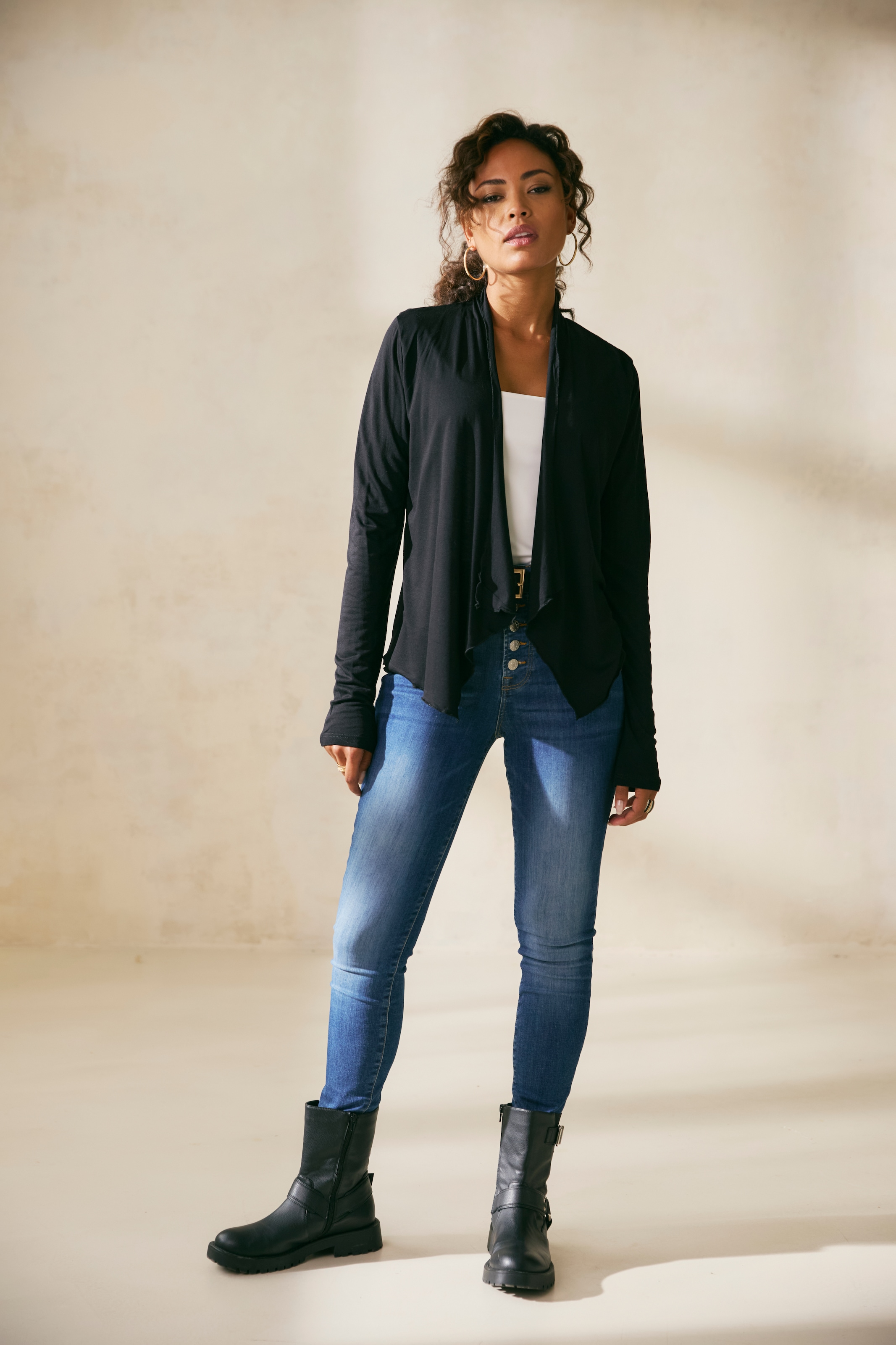 LASCANA Tanktop , aus bügelfreiem Material, elegantes Basic-Top mit breiten Trägern