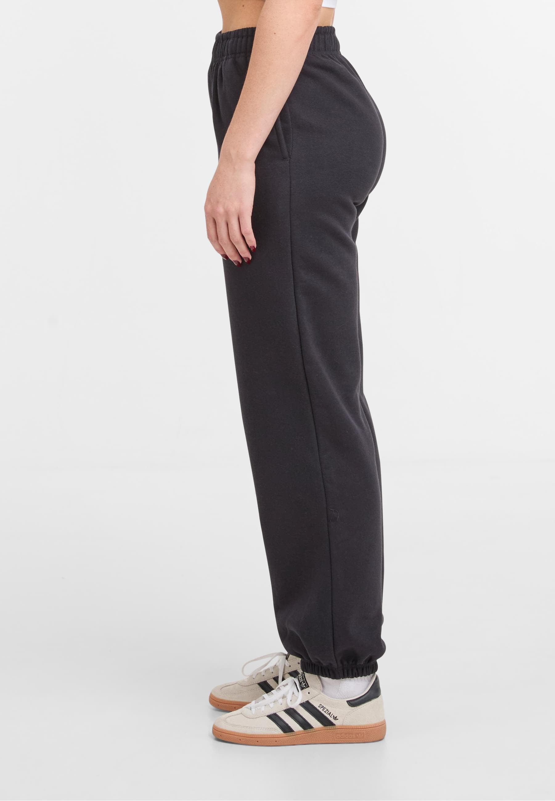 URBAN CLASSICS Jogginghose »Urban Classics Ladies Basic Essential Sweatpants«