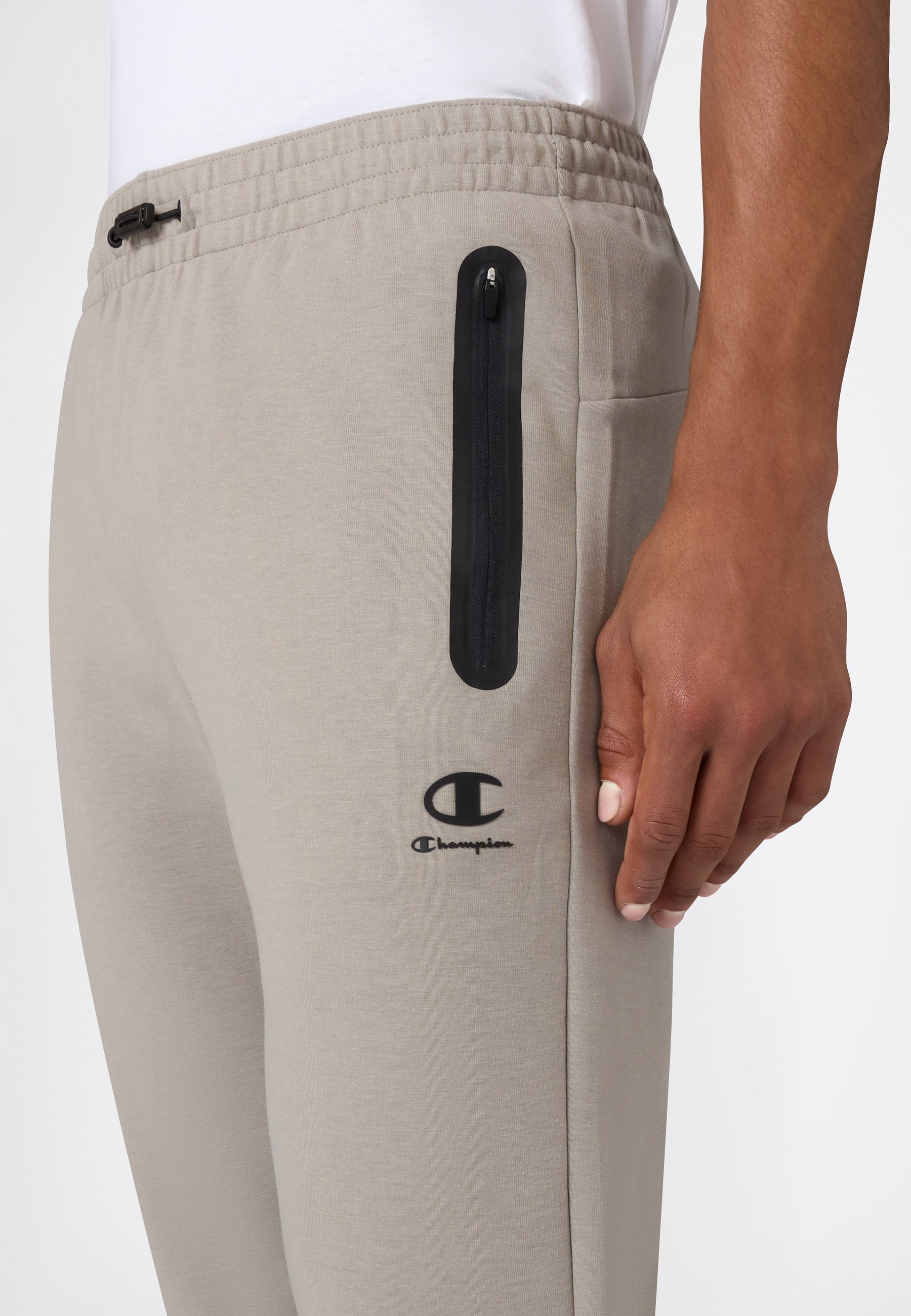 Champion Jogginghose »C-TECH Slim Fit Interlock Cuffed Pants«  mit Bündchen am Beinabschluss, für Sportmode und sportlichen Stil