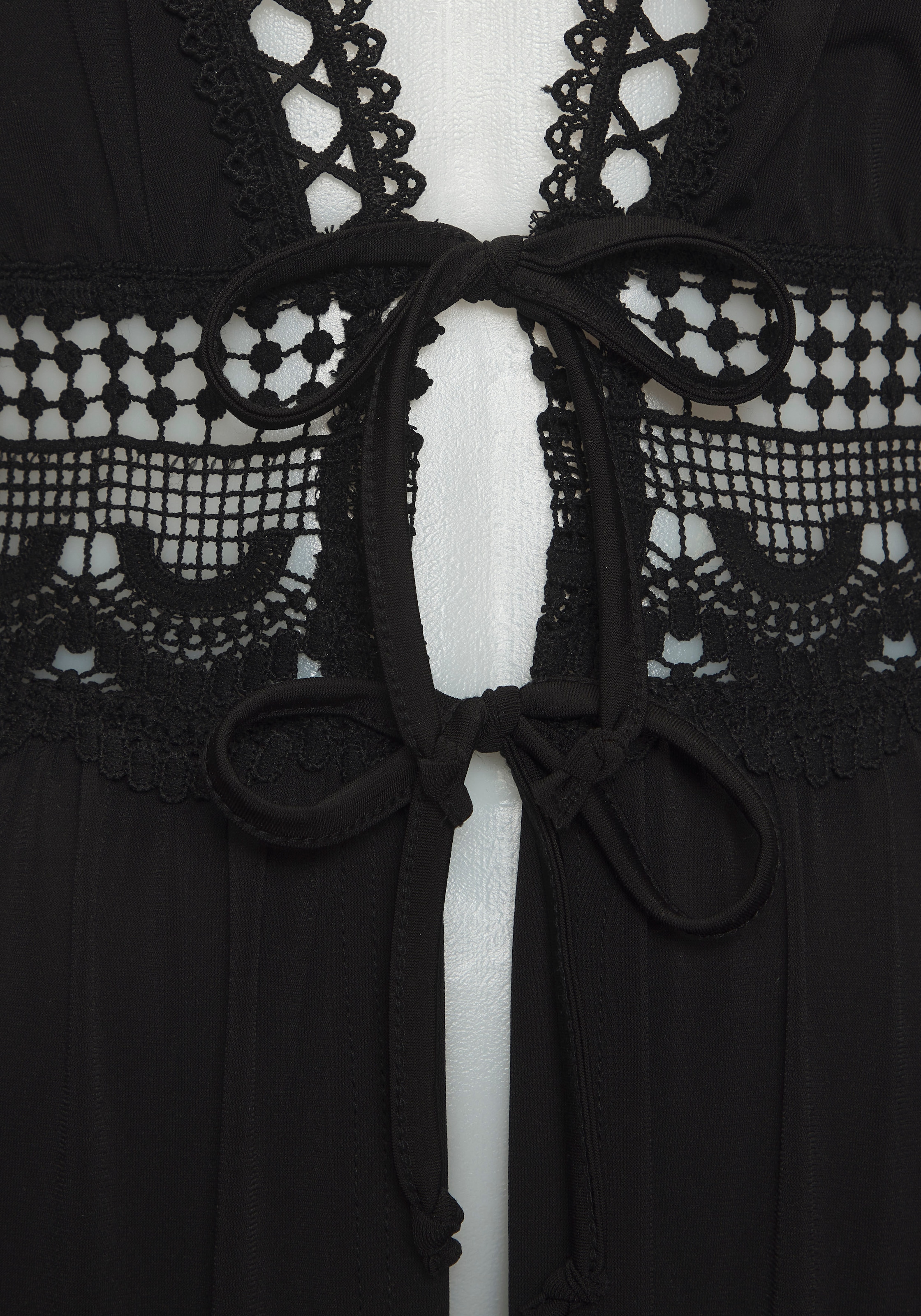 LASCANA Strandkleid mit Spitzeneinsätzen, bügelfreie Qualität