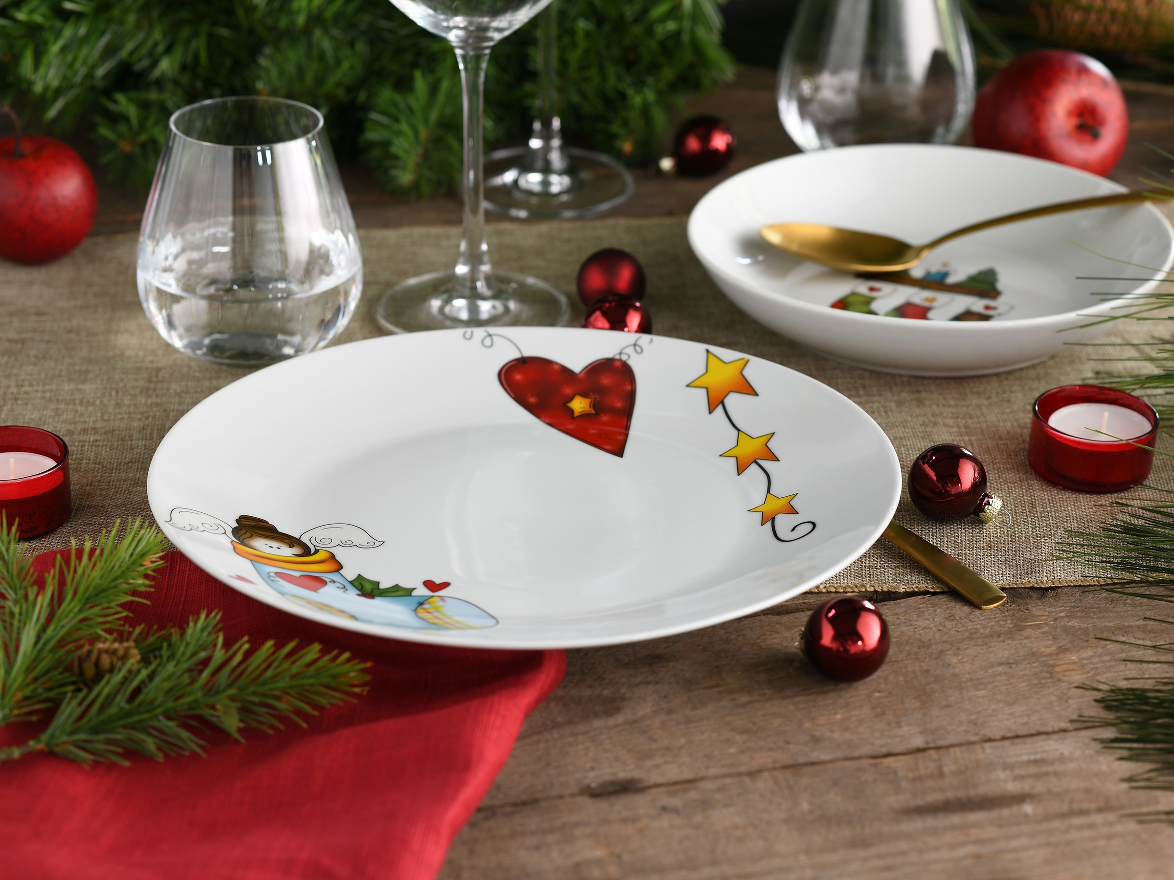 CreaTable Kombiservice »Luna Socken, Kombi-Service 30-tlg«, (Set, 30 tlg.), Winterlicher Dekor mit lustigen Sockenmotiven