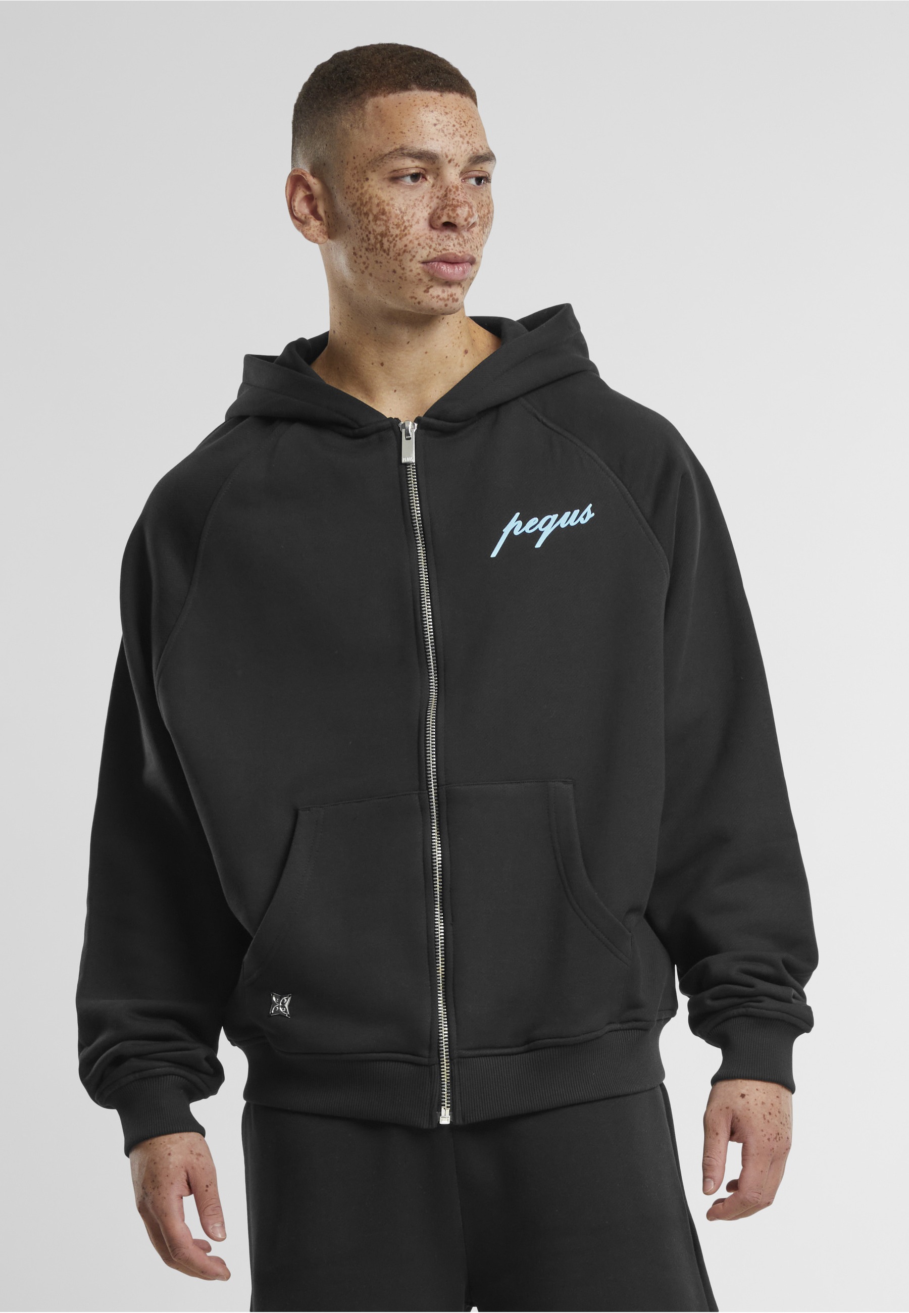 PEQUS Kapuzenpullover »PEQUS PEQUS A Paradise Beach Club Back Logo Zip-Hoodie« 1