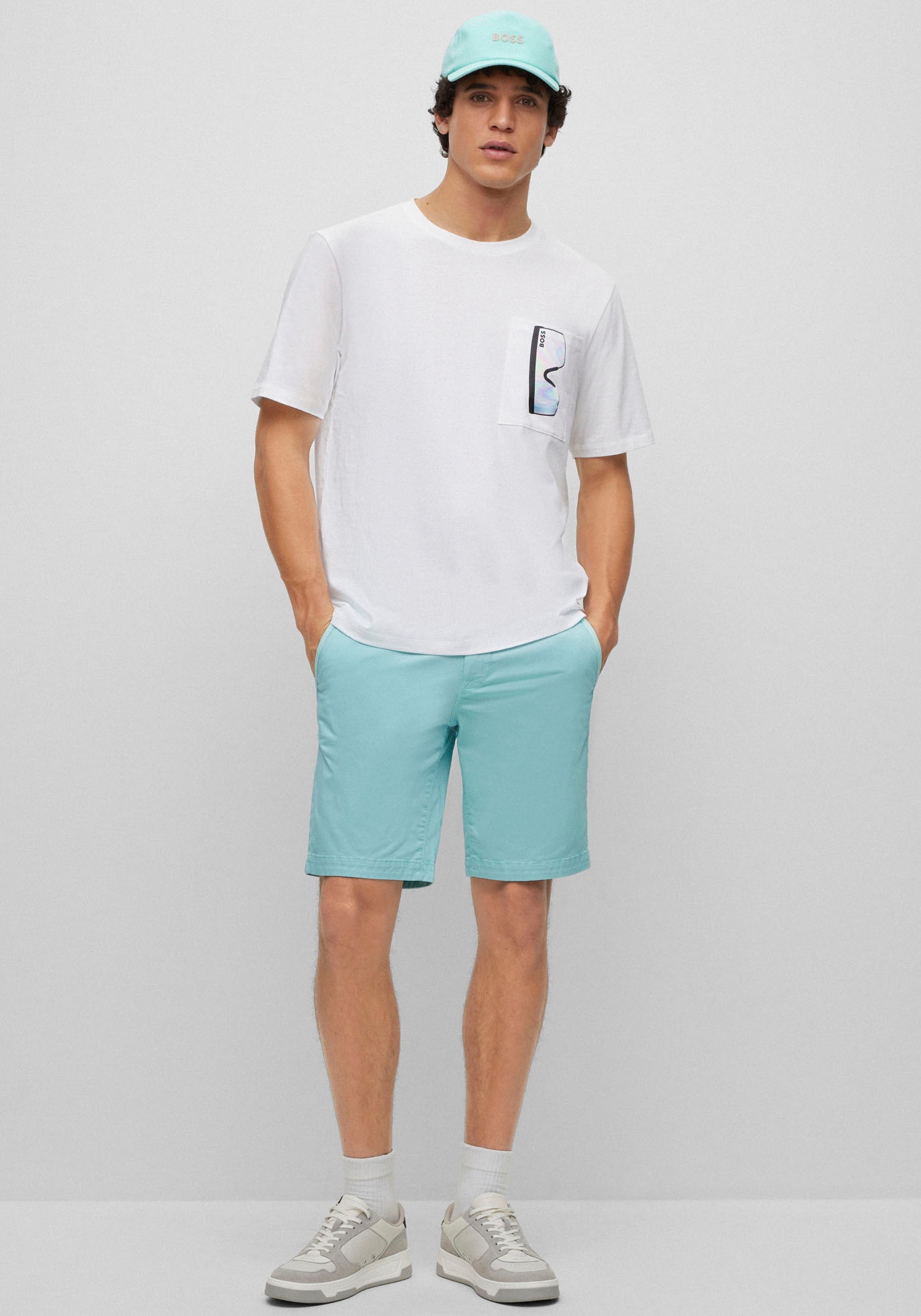 3. Bild von BOSS ORANGE Chinoshorts, mit BOSS Knopf am Zip-fly