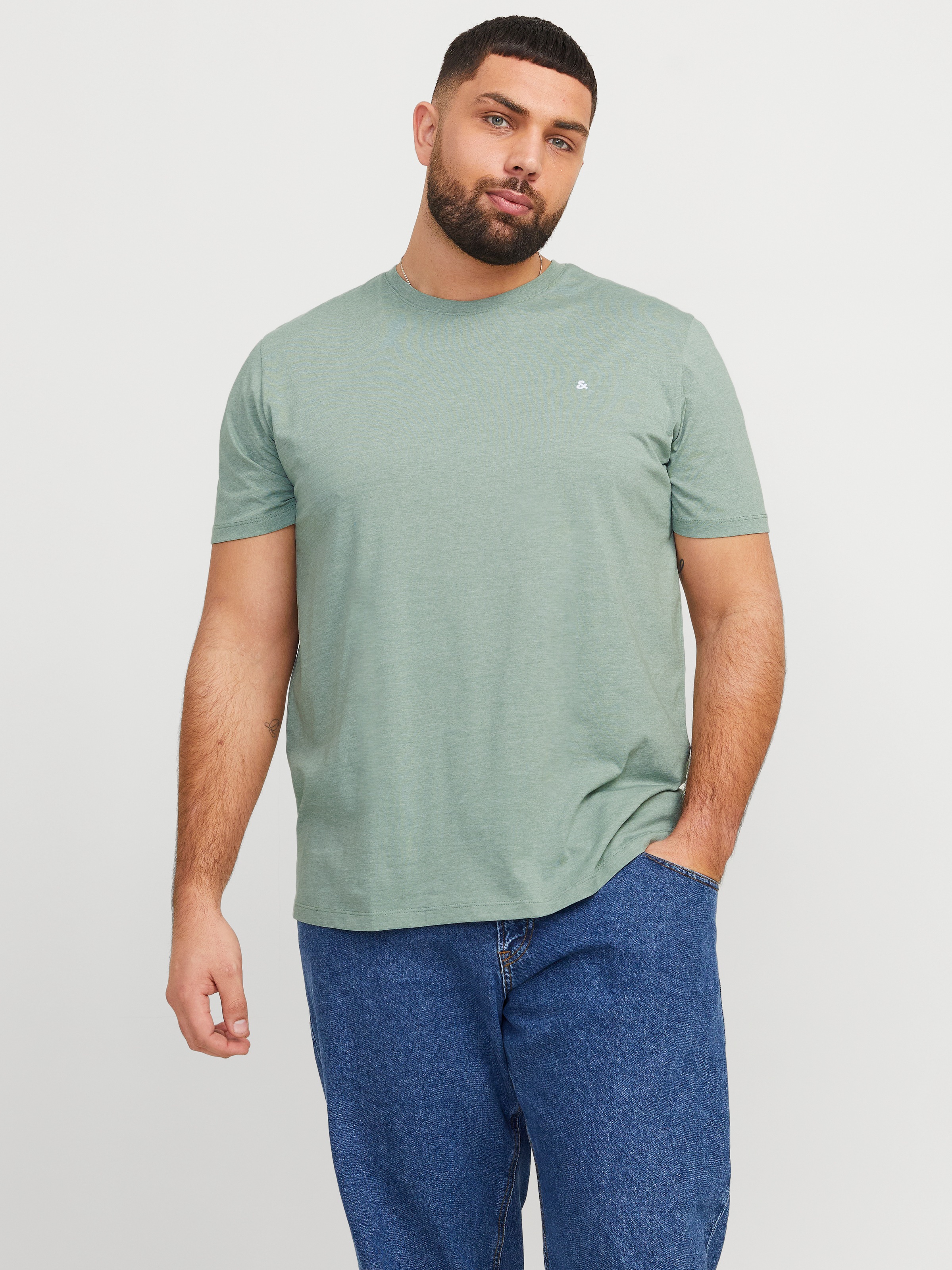 Jack & Jones PlusSize »JJEPAULOS TEE SS CREW NECK NOOS PLS« mit Logo Stickerei