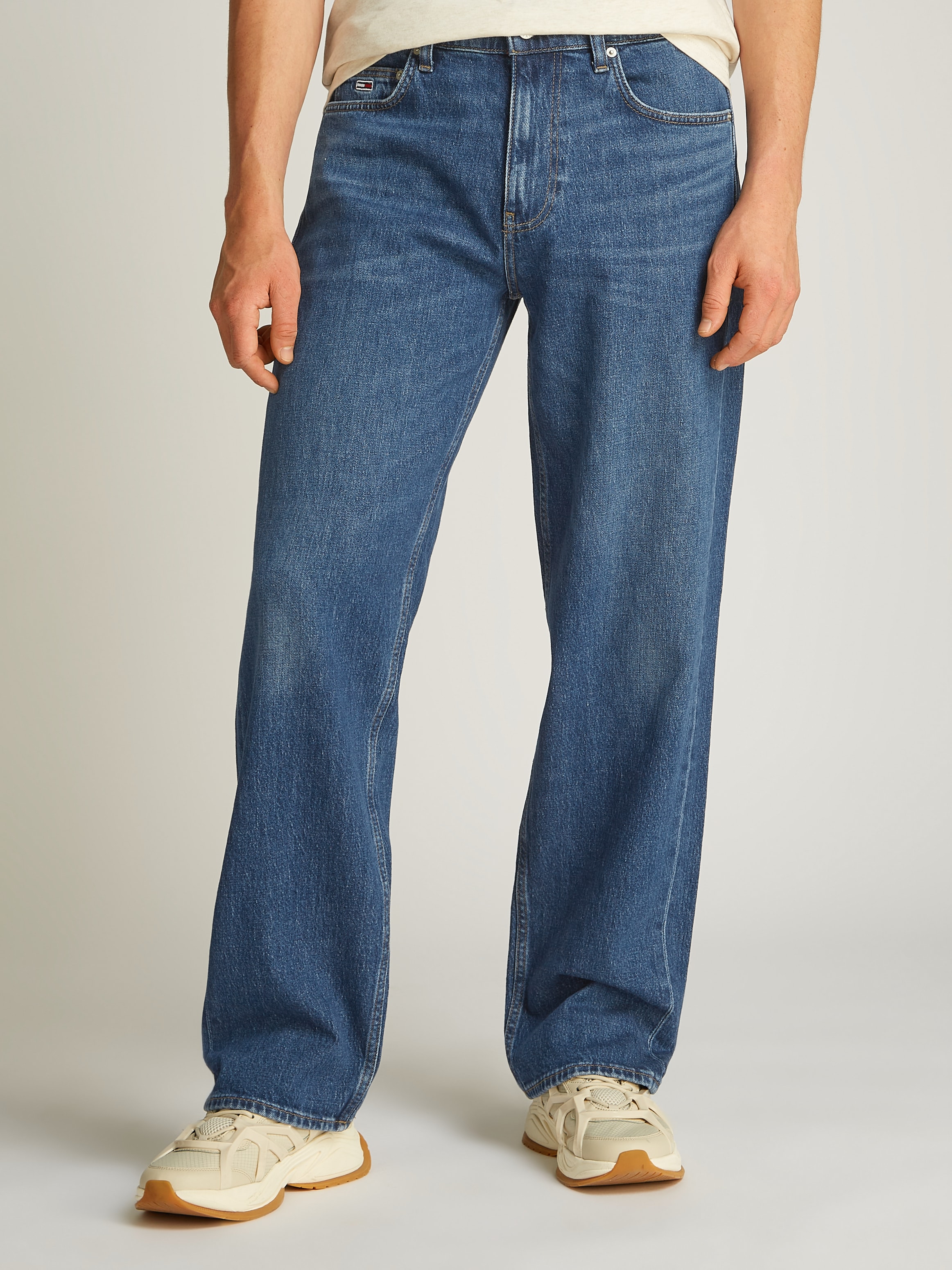 Loose-fit-Jeans, in blauer Waschung