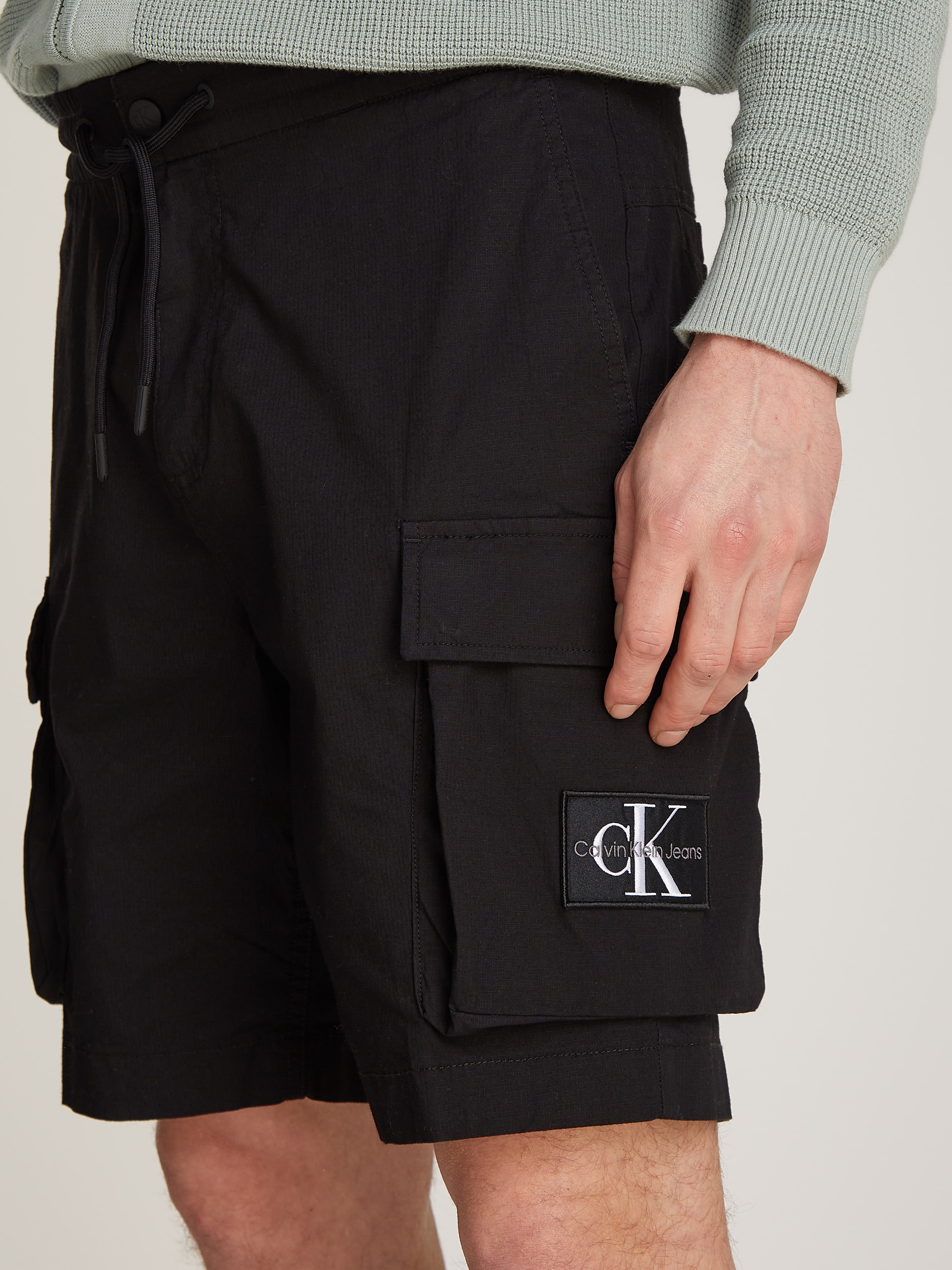 Calvin Klein Jeans Cargoshorts »CARGO SHORT«, mit Logopatch