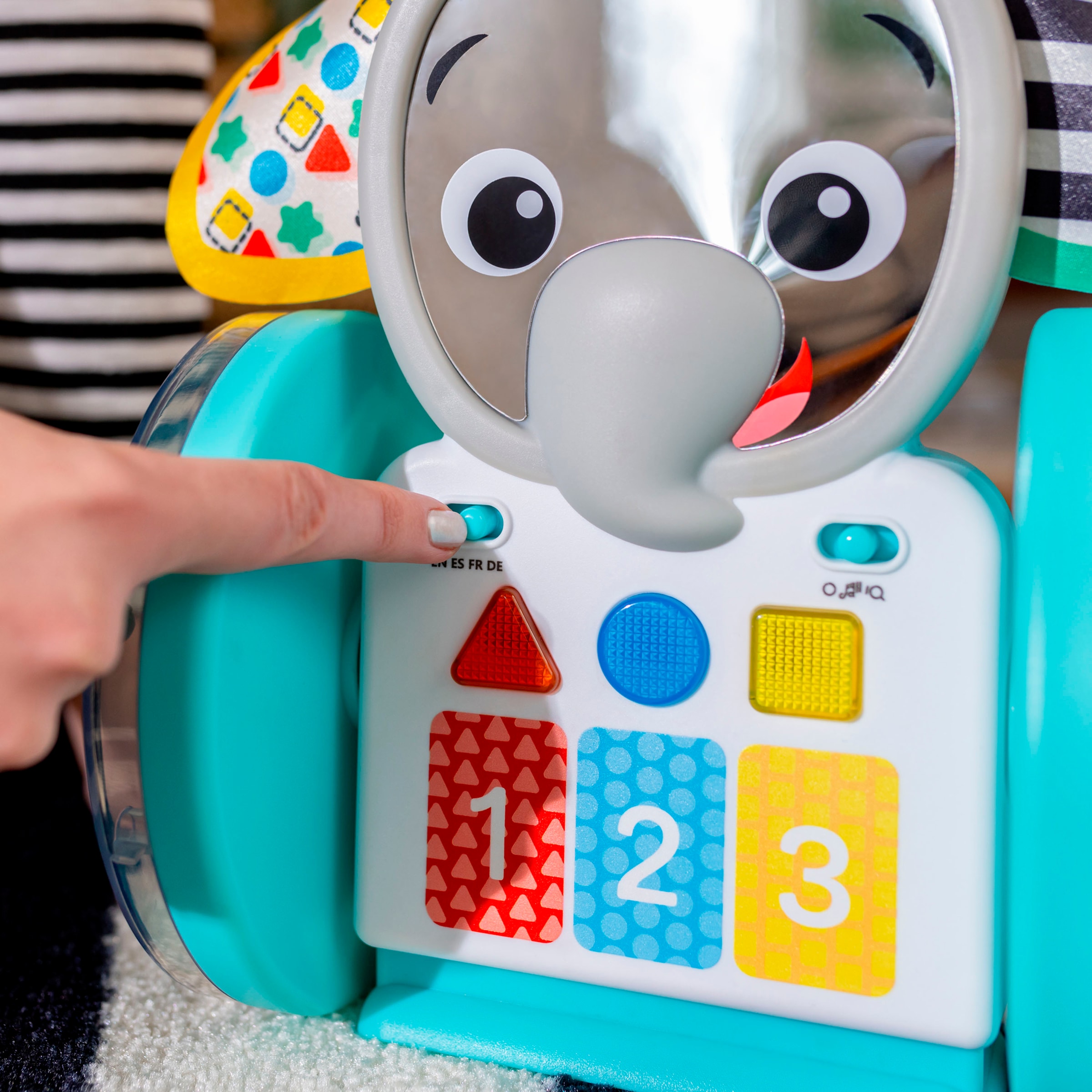 Baby Einstein Lernspielzeug »Chase & Tap Earl Interactive Crawling Toy«
