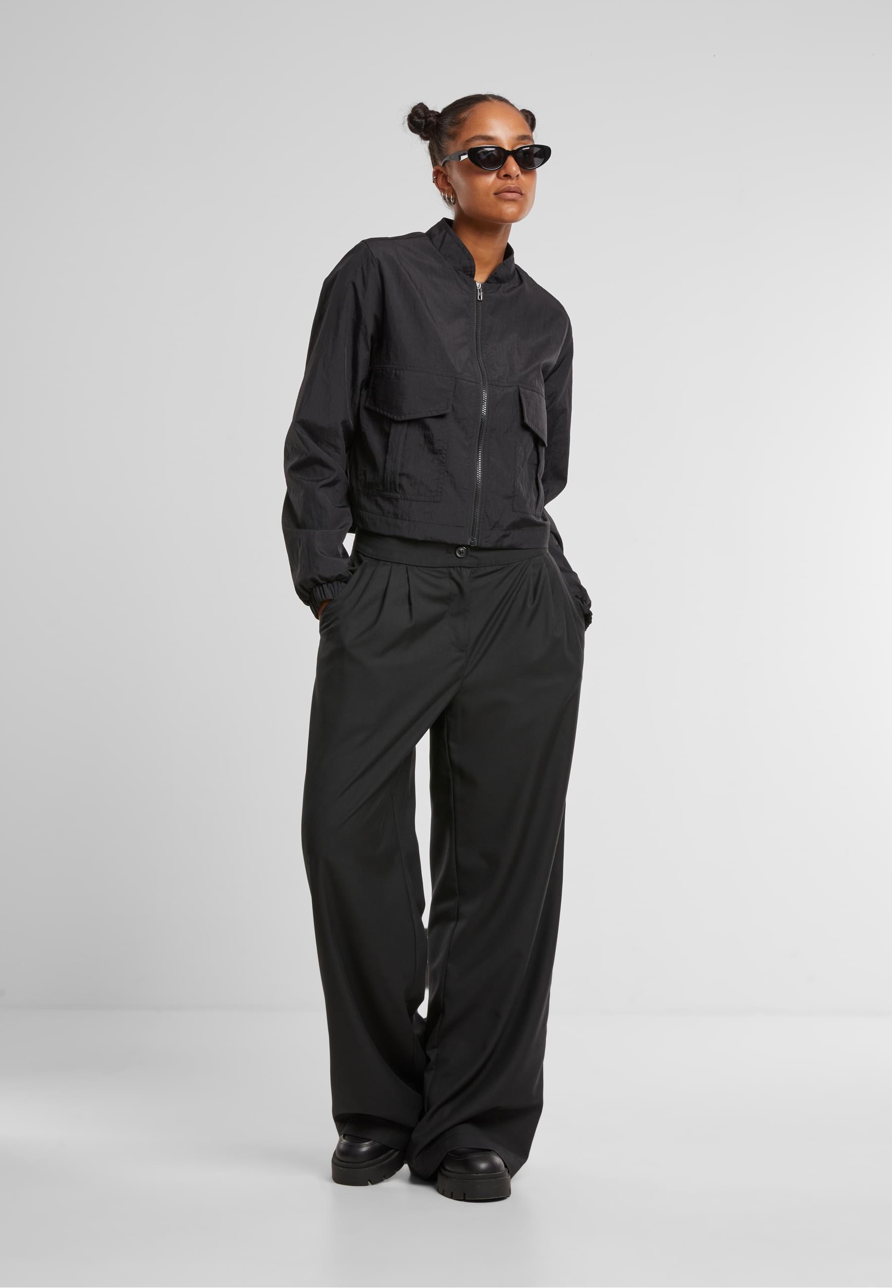 URBAN CLASSICS Windbreaker »Urban Classics Ladies Short Crinkle Jacket« 1 Stk. tlg. mit Kapuze