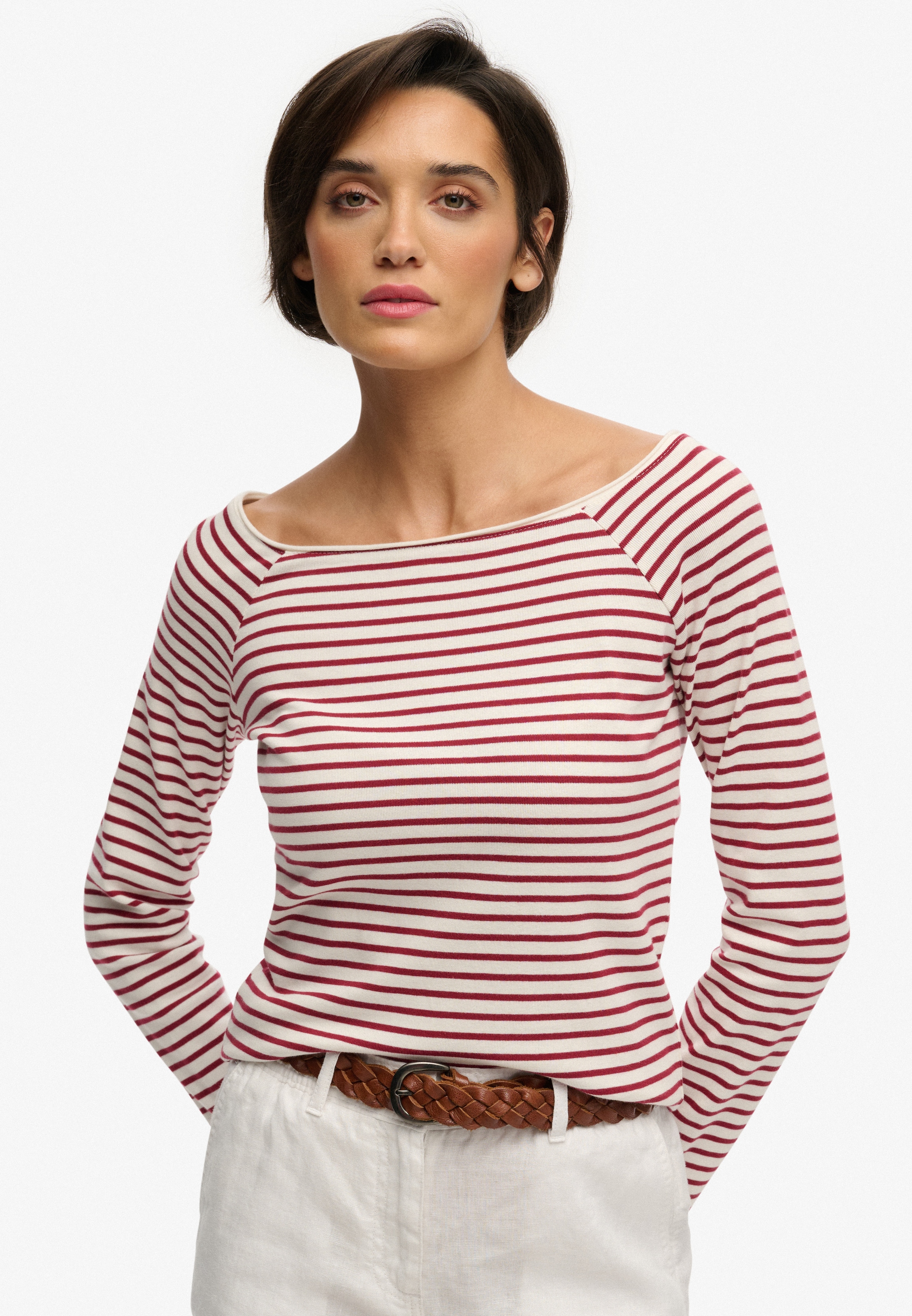 Superdry Langarmshirt »BARDOT OFF SHOULDER TOP« mit U-Boot Ausschnitt und Wellenkante am Bund, gesticktes Logo am Saum