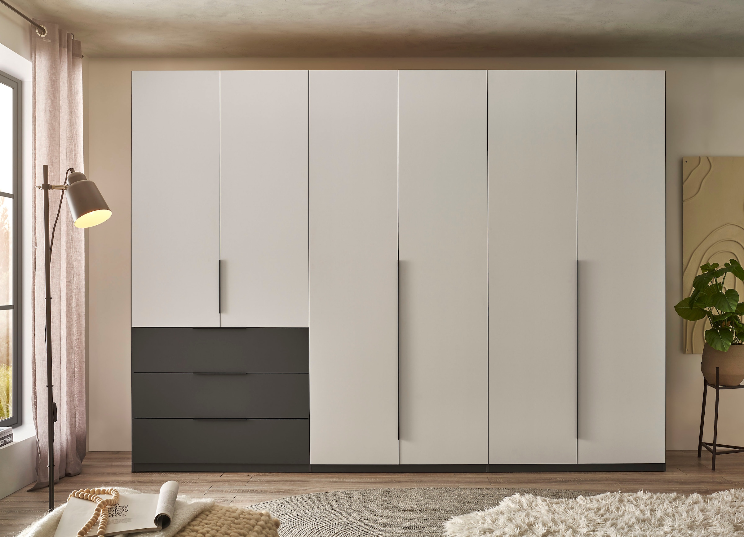 Schlafkontor Drehtürenschrank »Nuka 3m Kleiderschrank, Schrank mit 3 Schubkästen« mit farblicher Graphitabsetzung und Soft-Close-Funktion