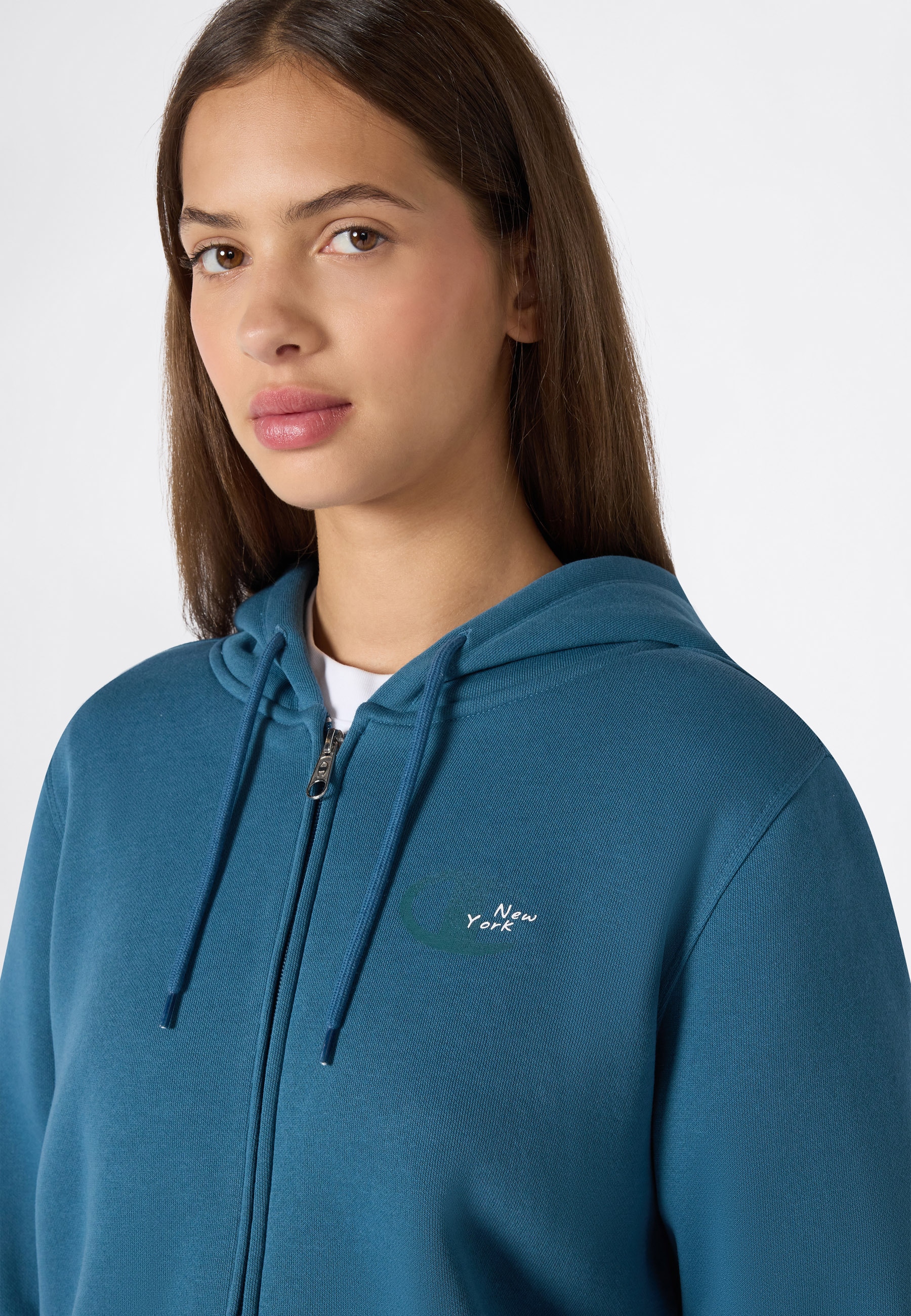 Champion Kapuzensweatjacke »SPORTWEAR ZIP-UP HOODIE Slim Fit« mit durchgehendem Reißverschluss, körpernahe Passform