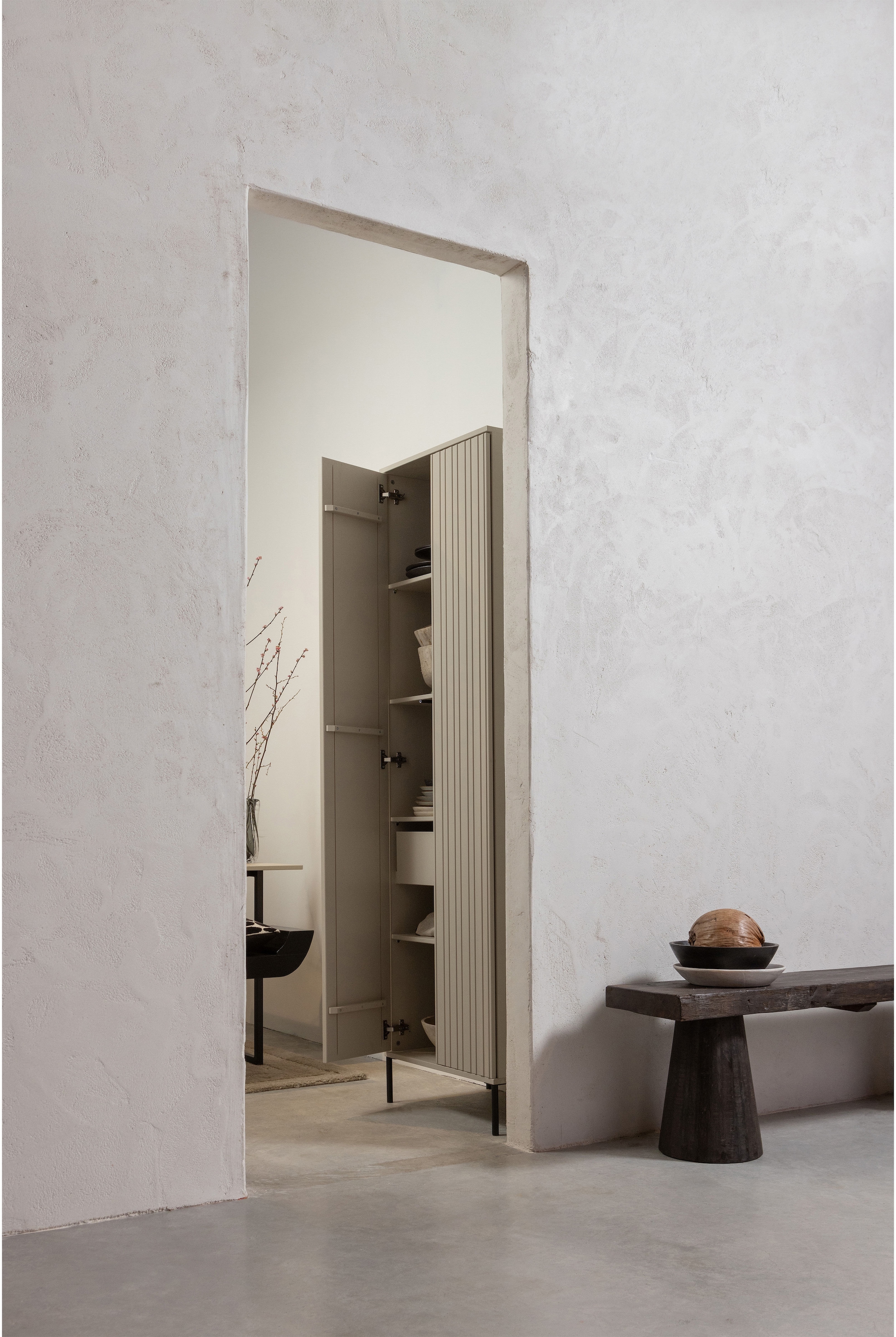 WOOOD Garderobenschrank »New Gravure, Mehrzweckschrank mit 5 Fächern« Gravure New Hochschrank von WOOOD mit Stauraum, Stil und Push-to-Open