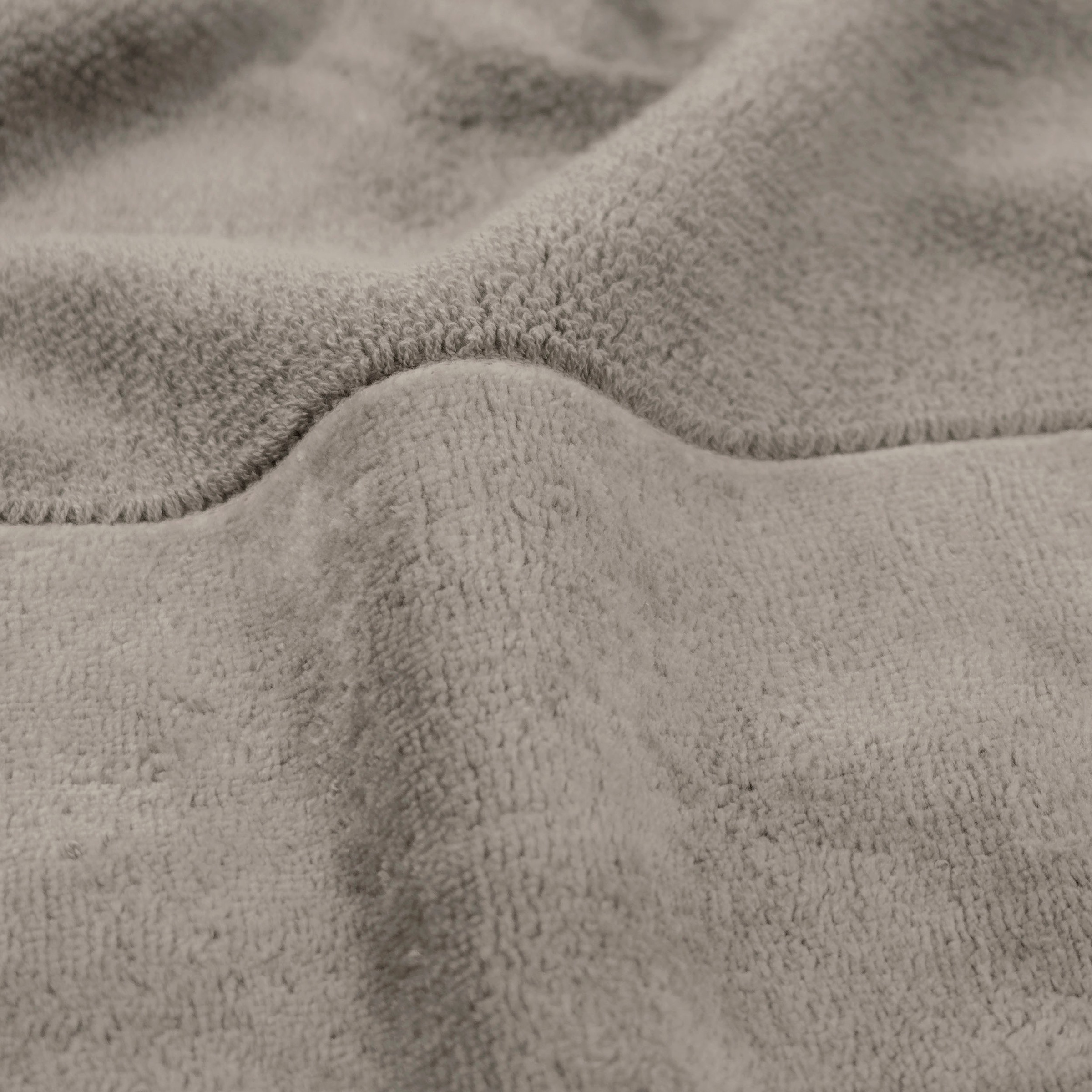 Möve Duschtuch »MÖVE Bamboo Luxe Duschtuch«, (1 St., Badetuch 80 x 150 cm), mit seidig glänzenden Bordüren