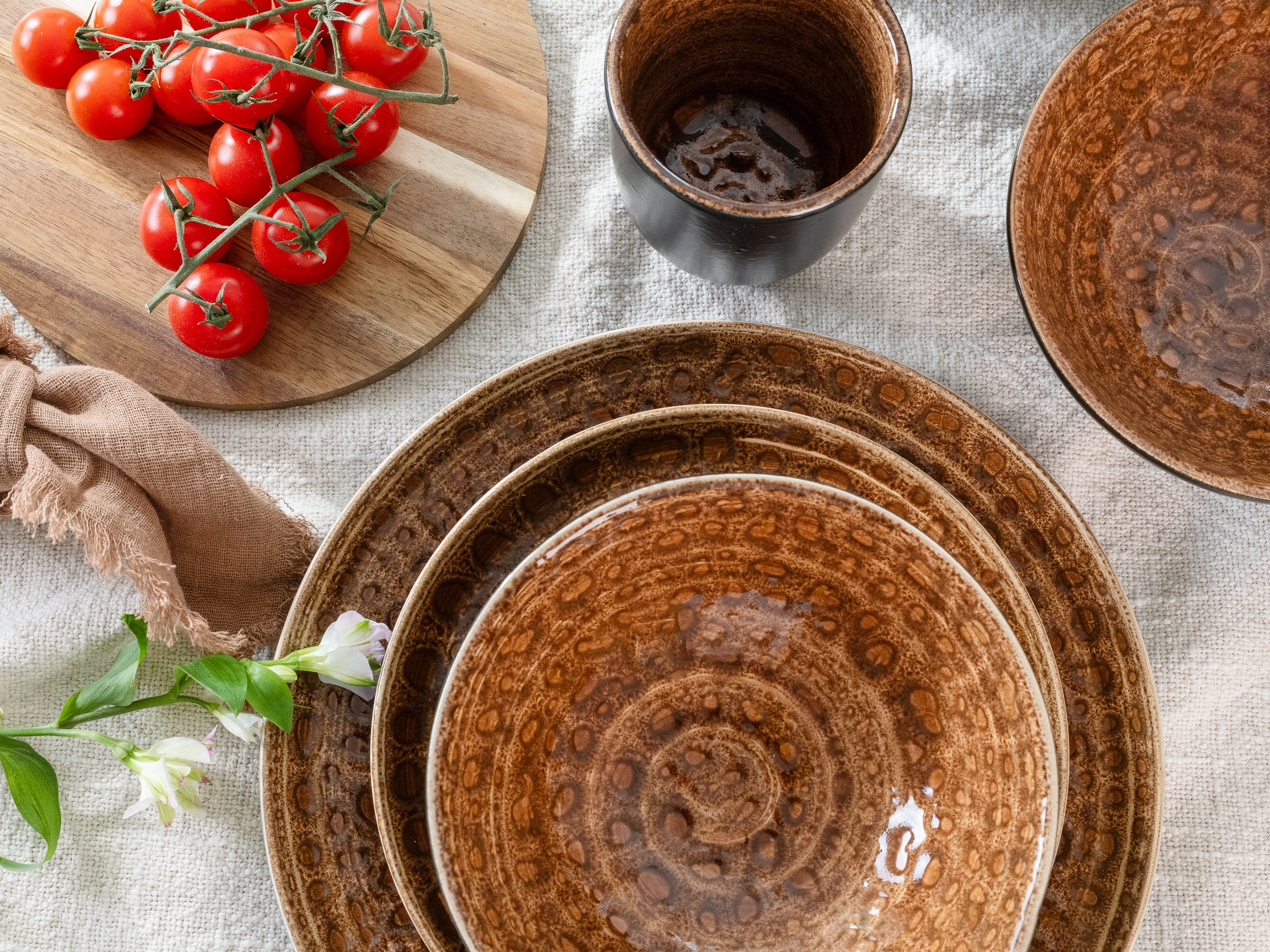 CreaTable Kombiservice »Geschirr-Set Villa Romana«, (Set, 16 tlg., Kaffeeservice und Tafelservice im Set, für 4 Personen), Service, handwerklicher Charakter, 16 Teile, für 4 Personen
