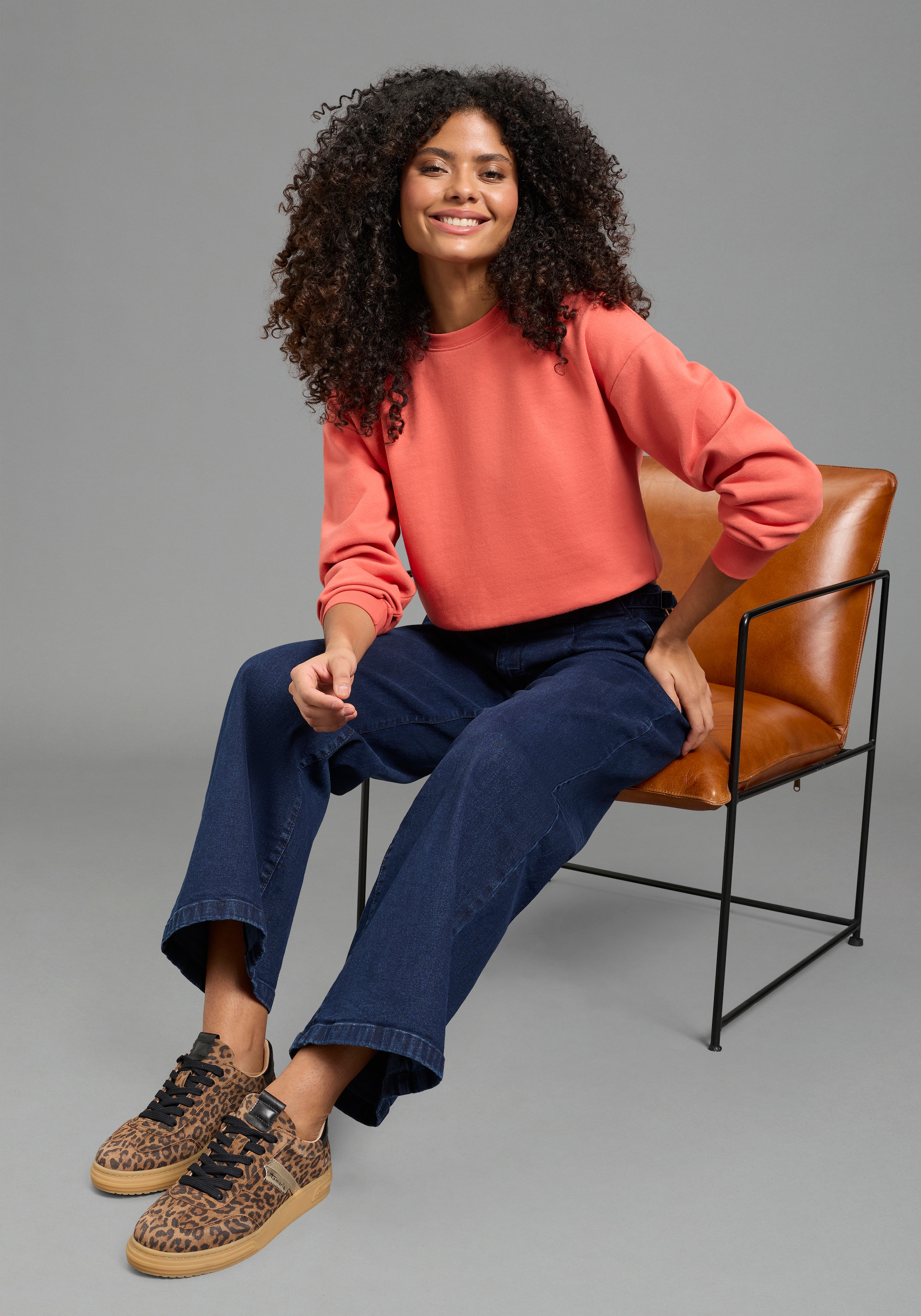Laura Scott Sweatshirt, 1 Cropped Form
