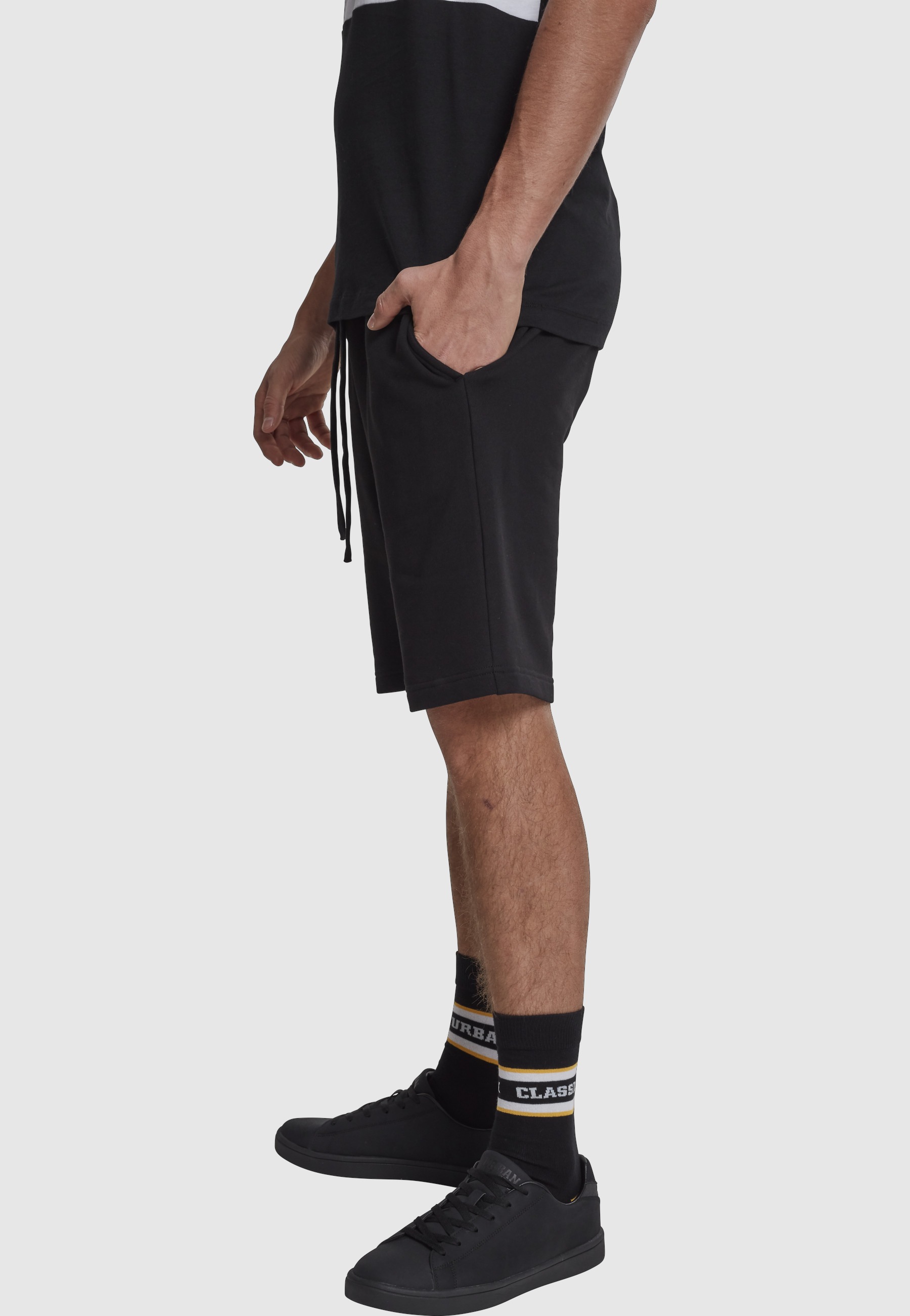 URBAN CLASSICS Stoffhose »Urban Classics Herren Basic Sweatshorts«
