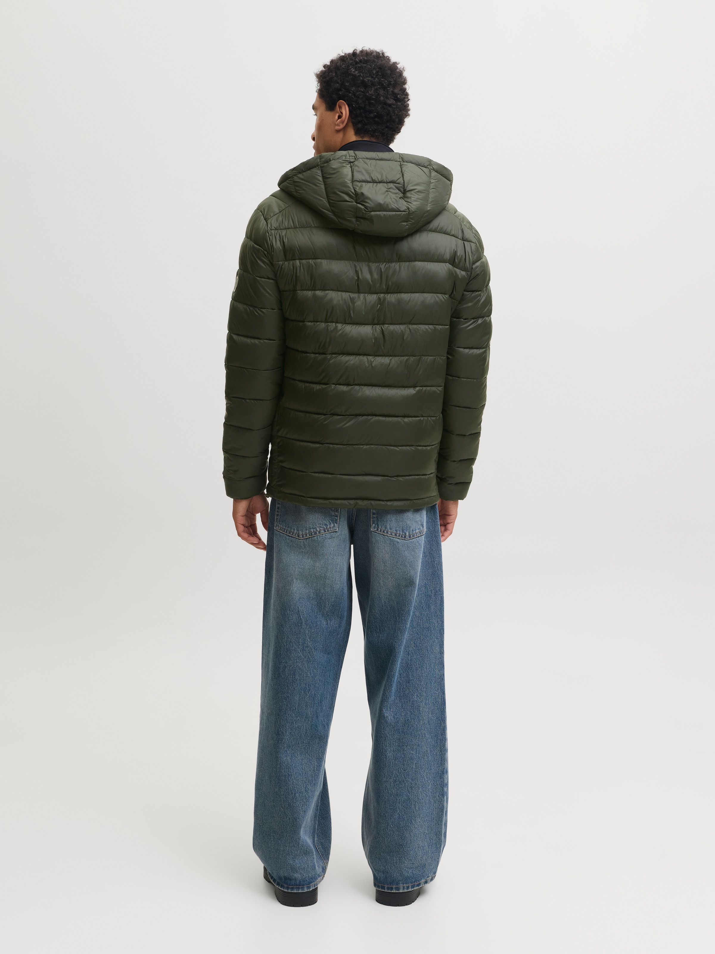 Jack & Jones Steppjacke »JJEKINGSLEY LIGHT PUFFER HOOD NOOS« mit Kapuze Kunstfaser, mit Kapuze