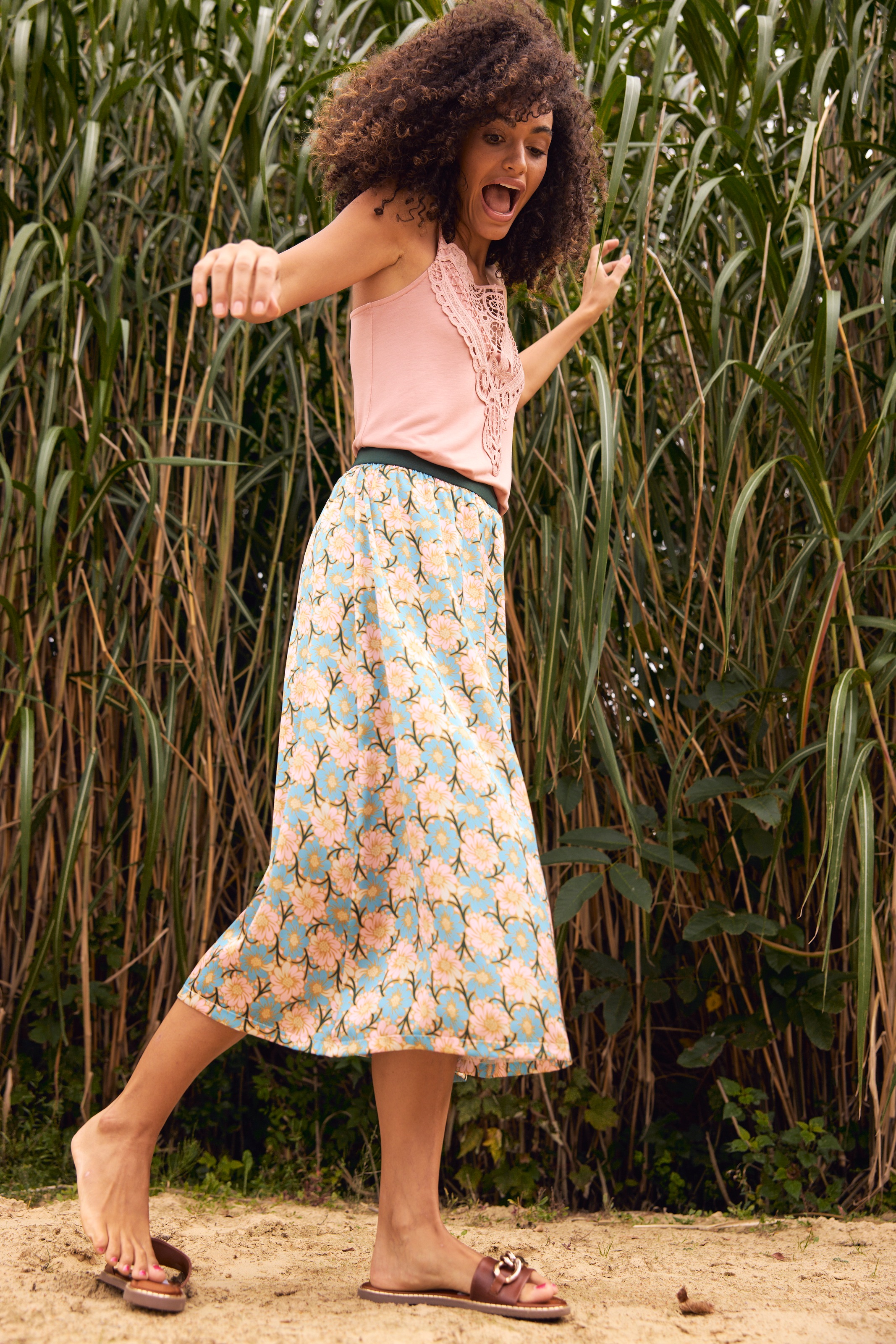 7. Bild von Aniston CASUAL Midirock, im farbharmonischem Blumendruck mit "Asia-Touch"