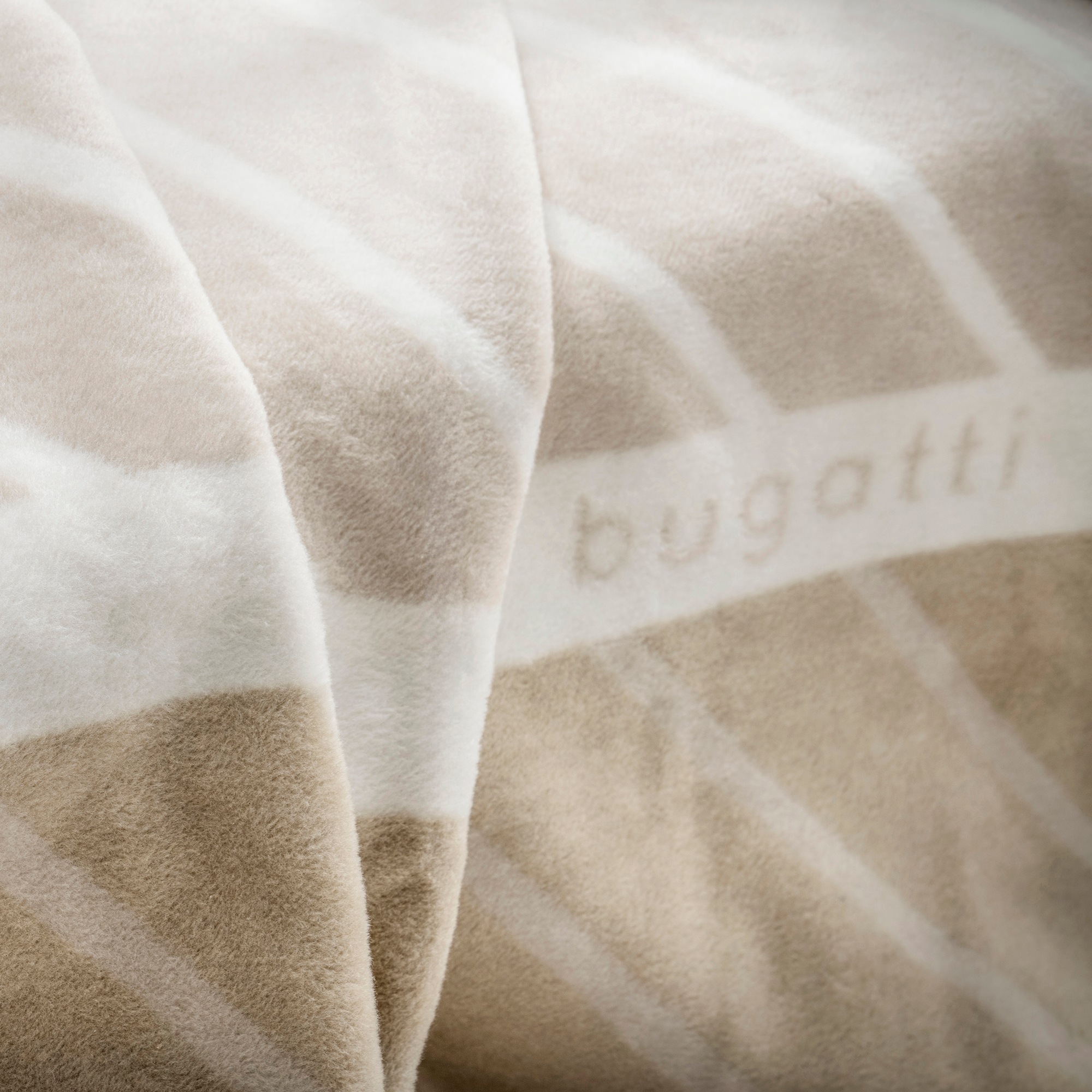 bugatti Wohndecke »Wohndecke bugatti«, mit edlem Logo