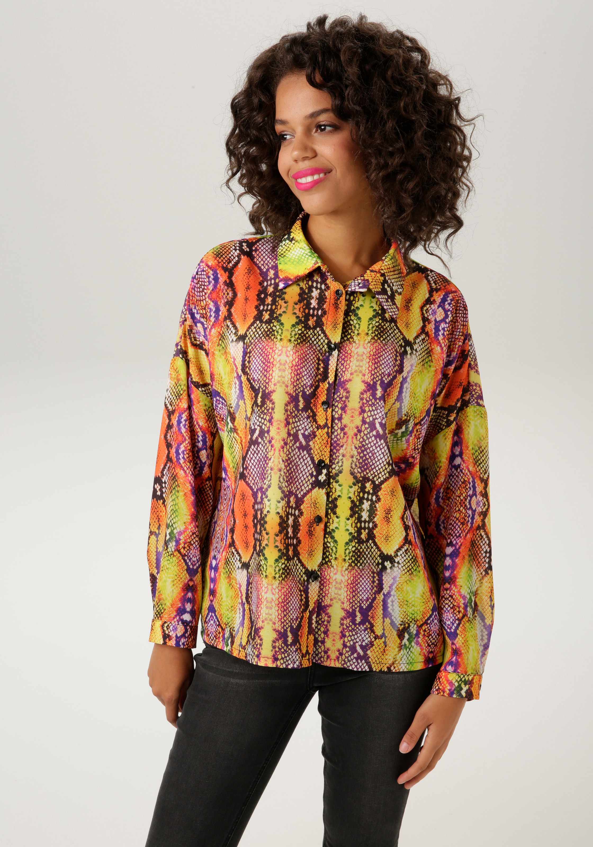 Aniston CASUAL Hemdbluse, mit Schlangendruck NEUE KOLLEKTION - bestellen farbenfrohem