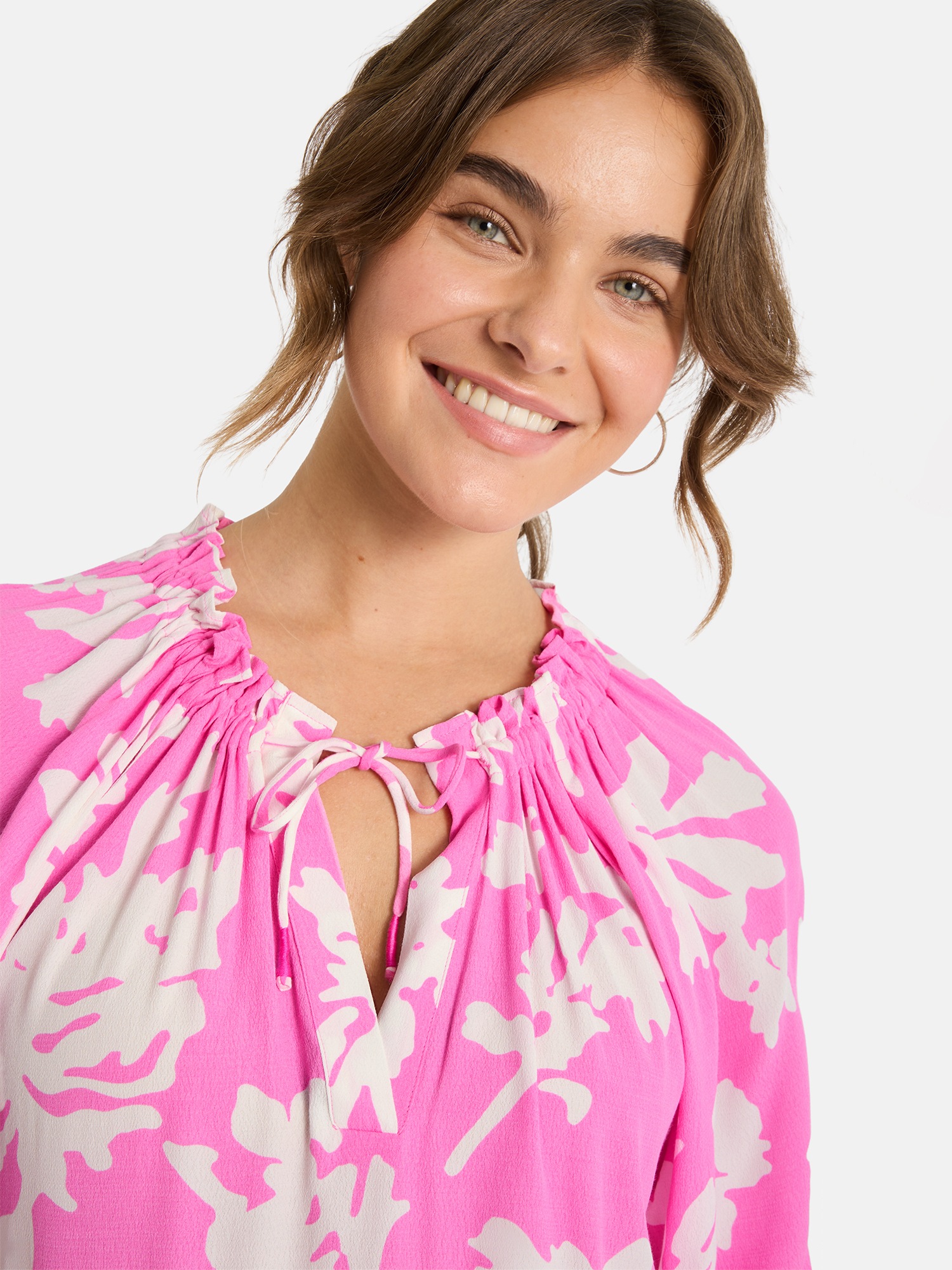 Lieblingsstück Druckbluse »RiaL« mit gerafftem Ausschnitt, Bindeband