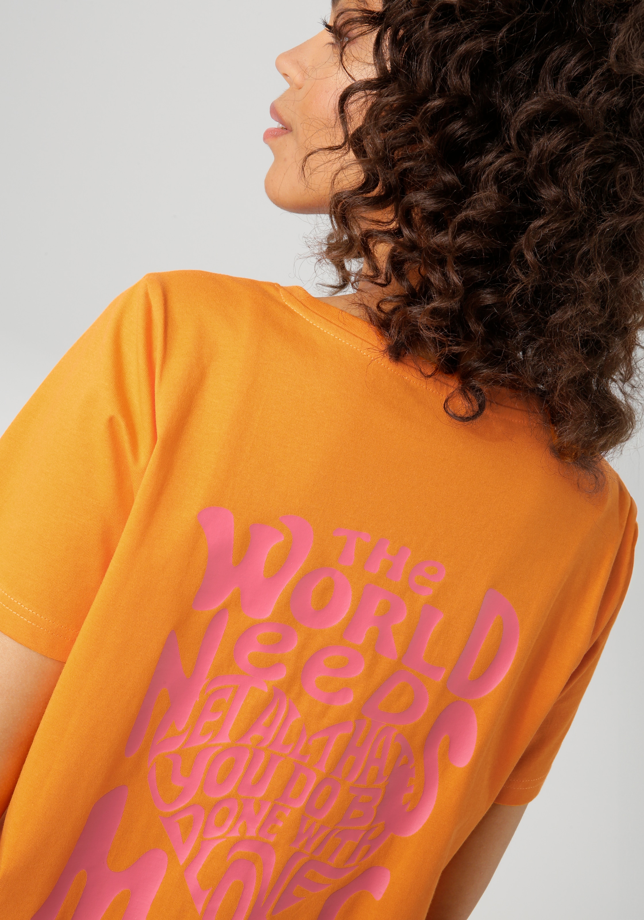 Aniston CASUAL T-Shirt, mit großem Statement-Schriftzug im Rücken